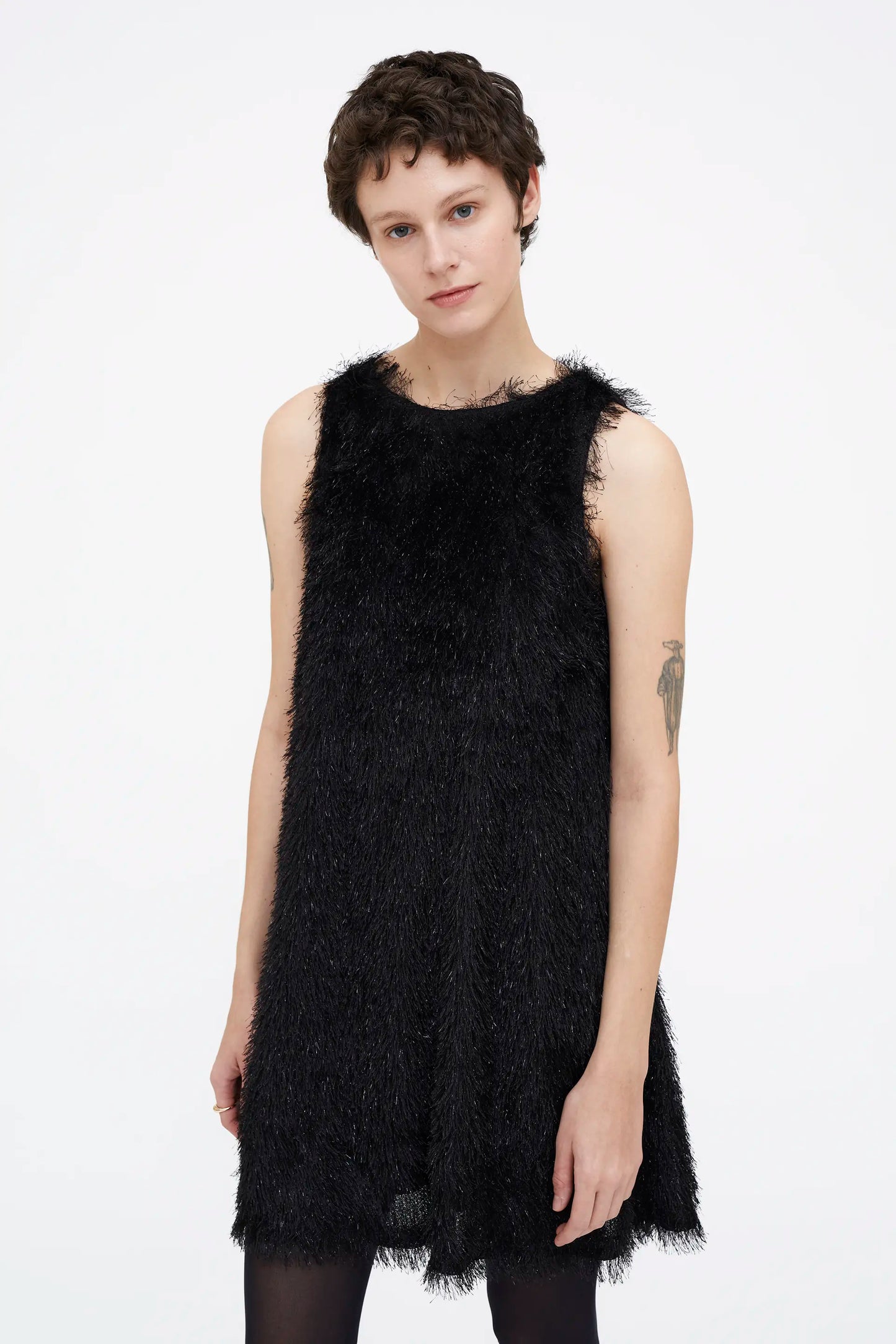 Vestido corto negro con hilos Lurex