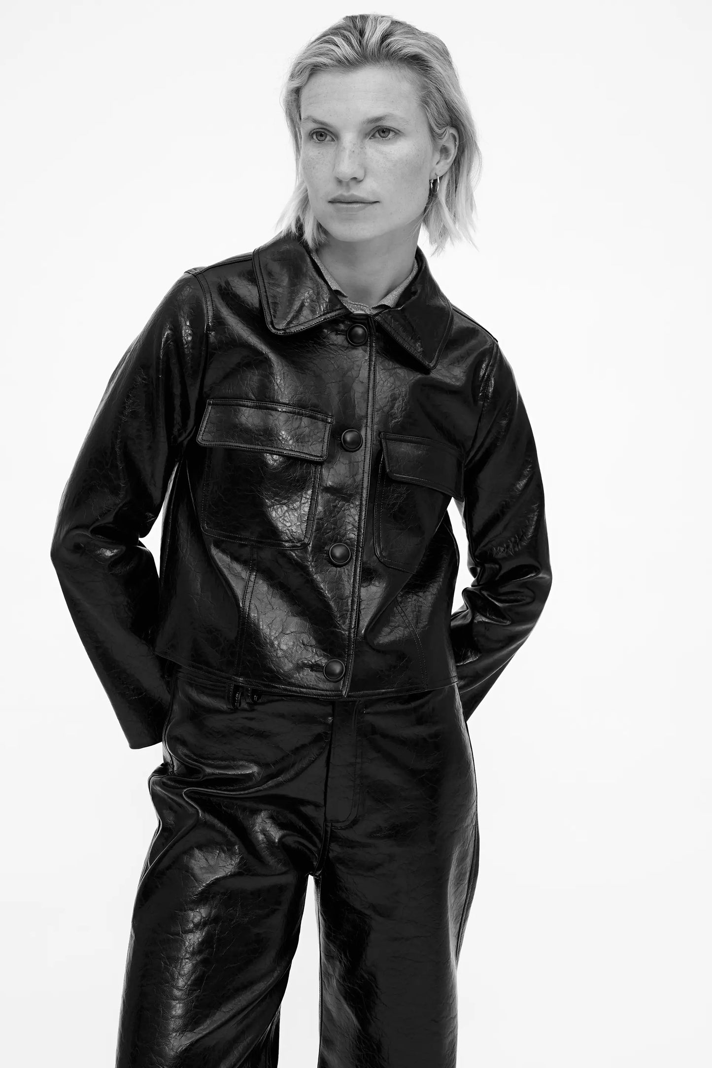 Chaqueta de cuero sintético negro