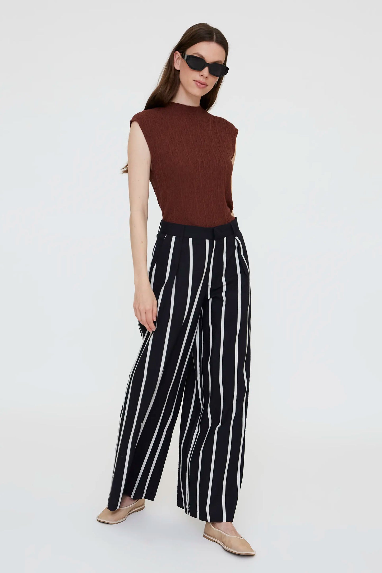 Top de punto marrón