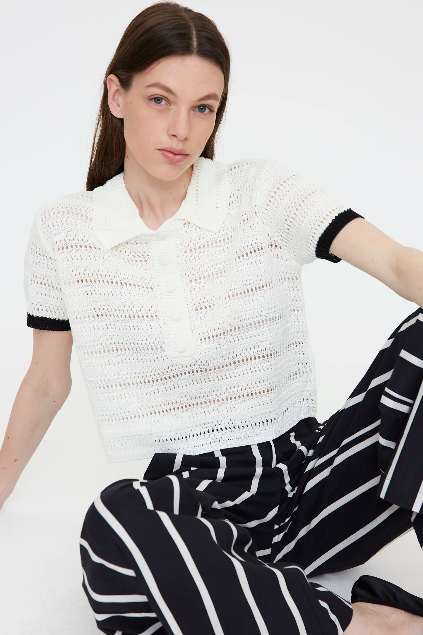 Top punto calado blanco de manga corta