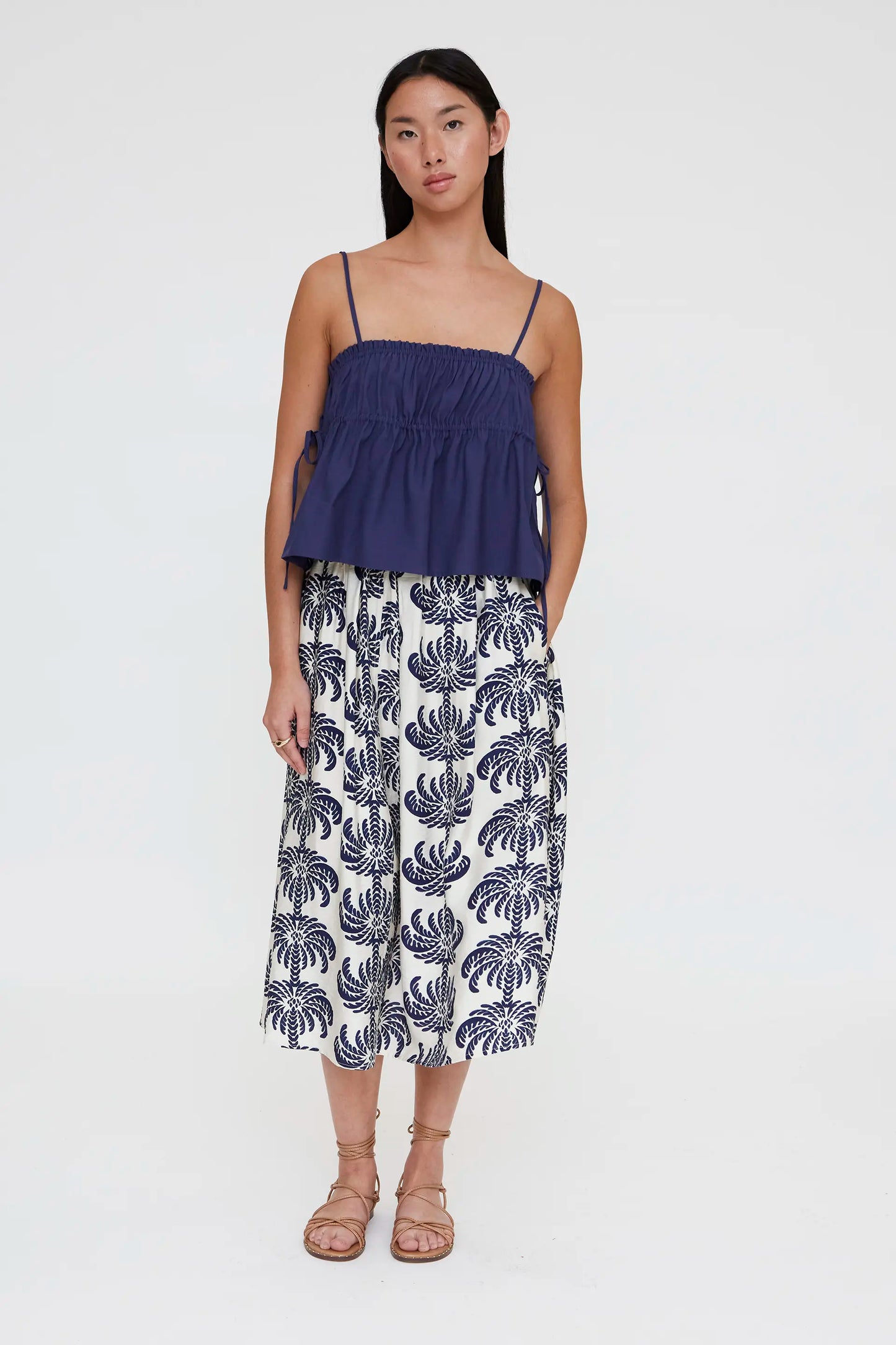 Top de tirantes fluidos navy blue