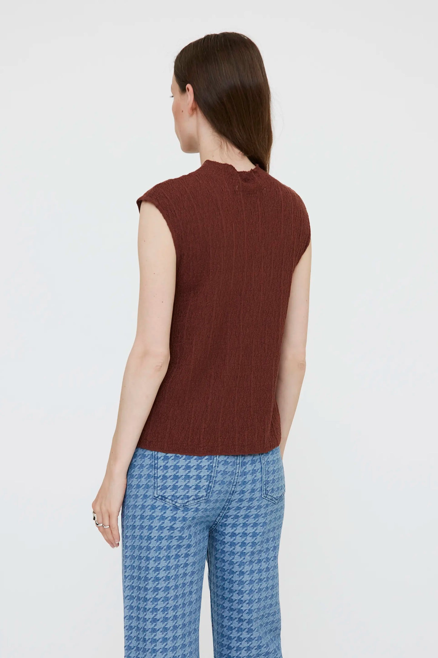 Vaquero con estampado pata de gallo azul