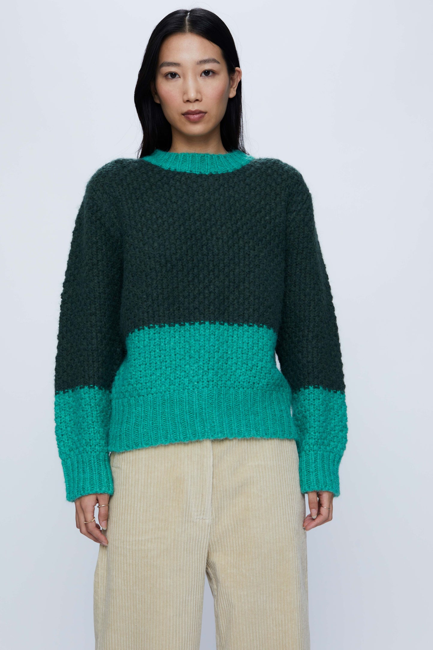 Green two-tone thick knit sweater