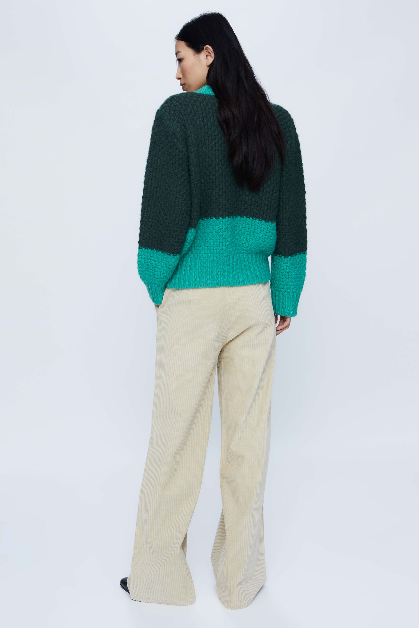 Green two-tone thick knit sweater