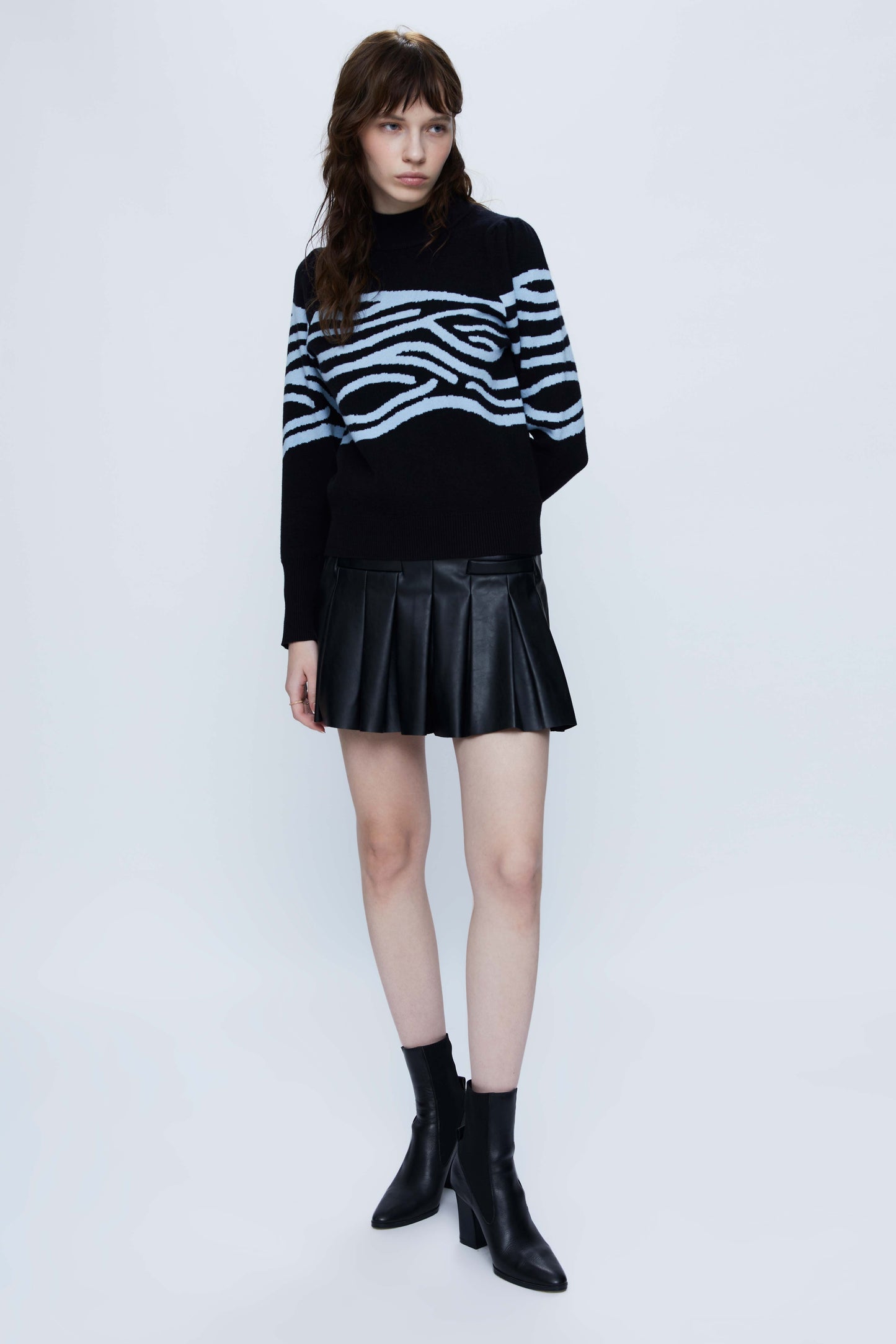 Black Wave Print Knitted Sweater