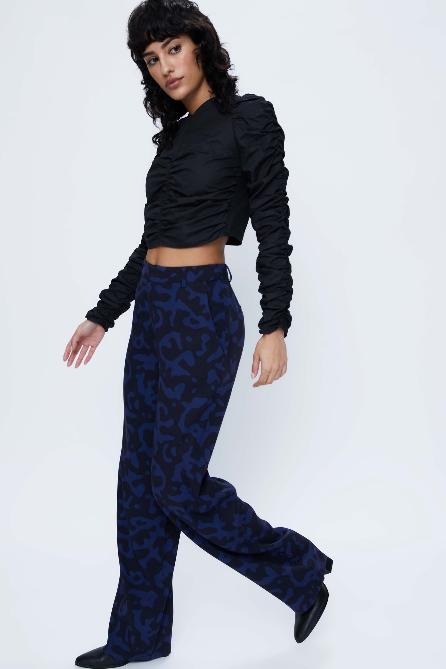 Long straight pants with blue abstract print