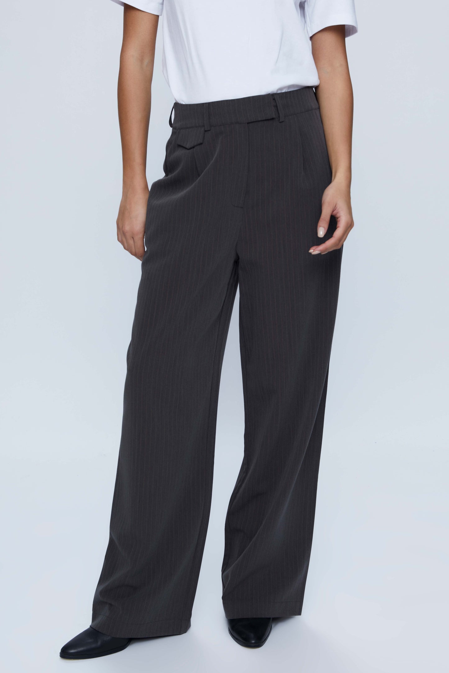 Pantalón de traje de raya diplomática gris