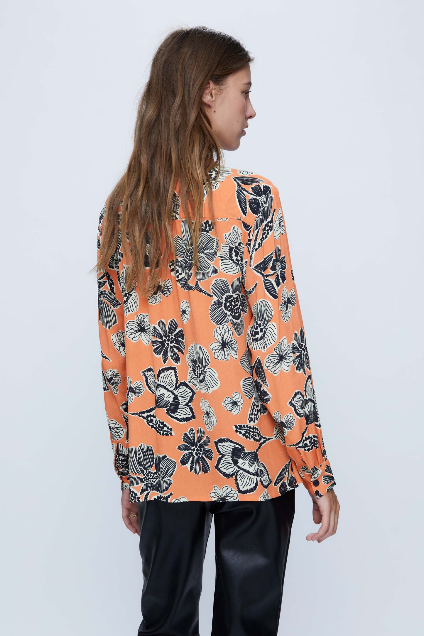 Flowing shirt with flower print