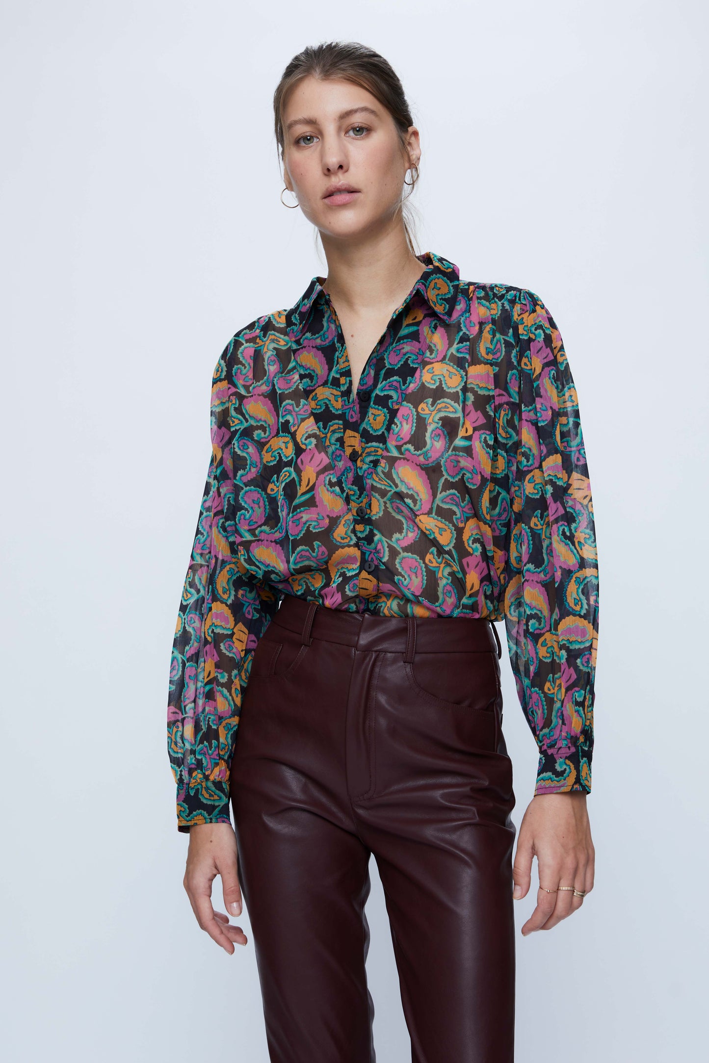 Wide-leg shirt with multicolored paisley print