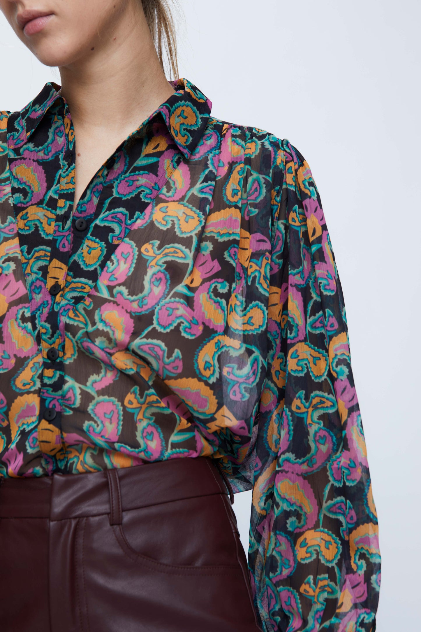 Camisa amplia con estampado paisley multicolor