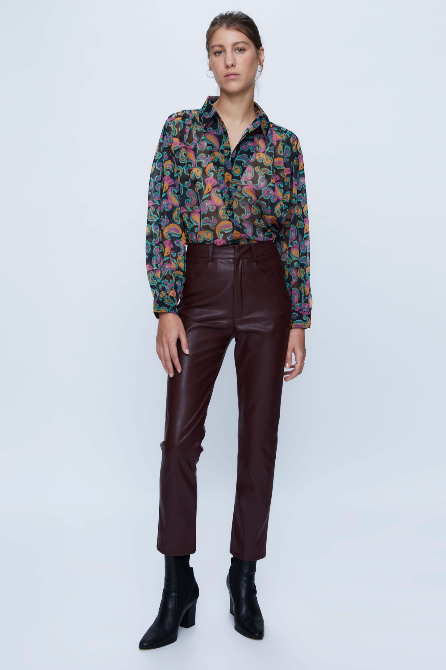 Wide-leg shirt with multicolored paisley print