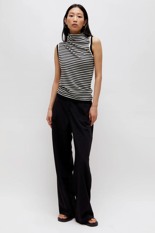 Sleeveless knit top with white stripes