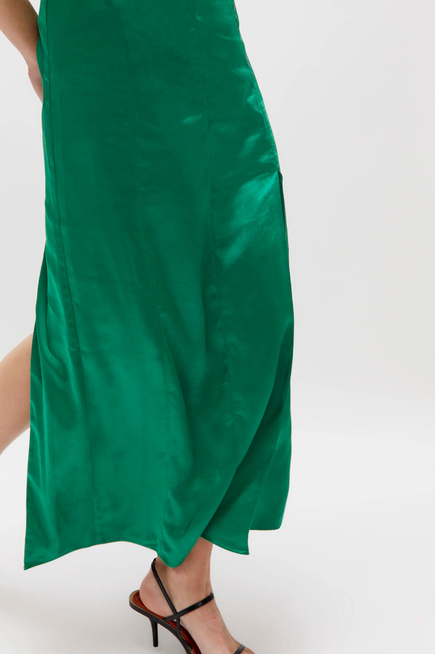 Vestido largo satinado verde