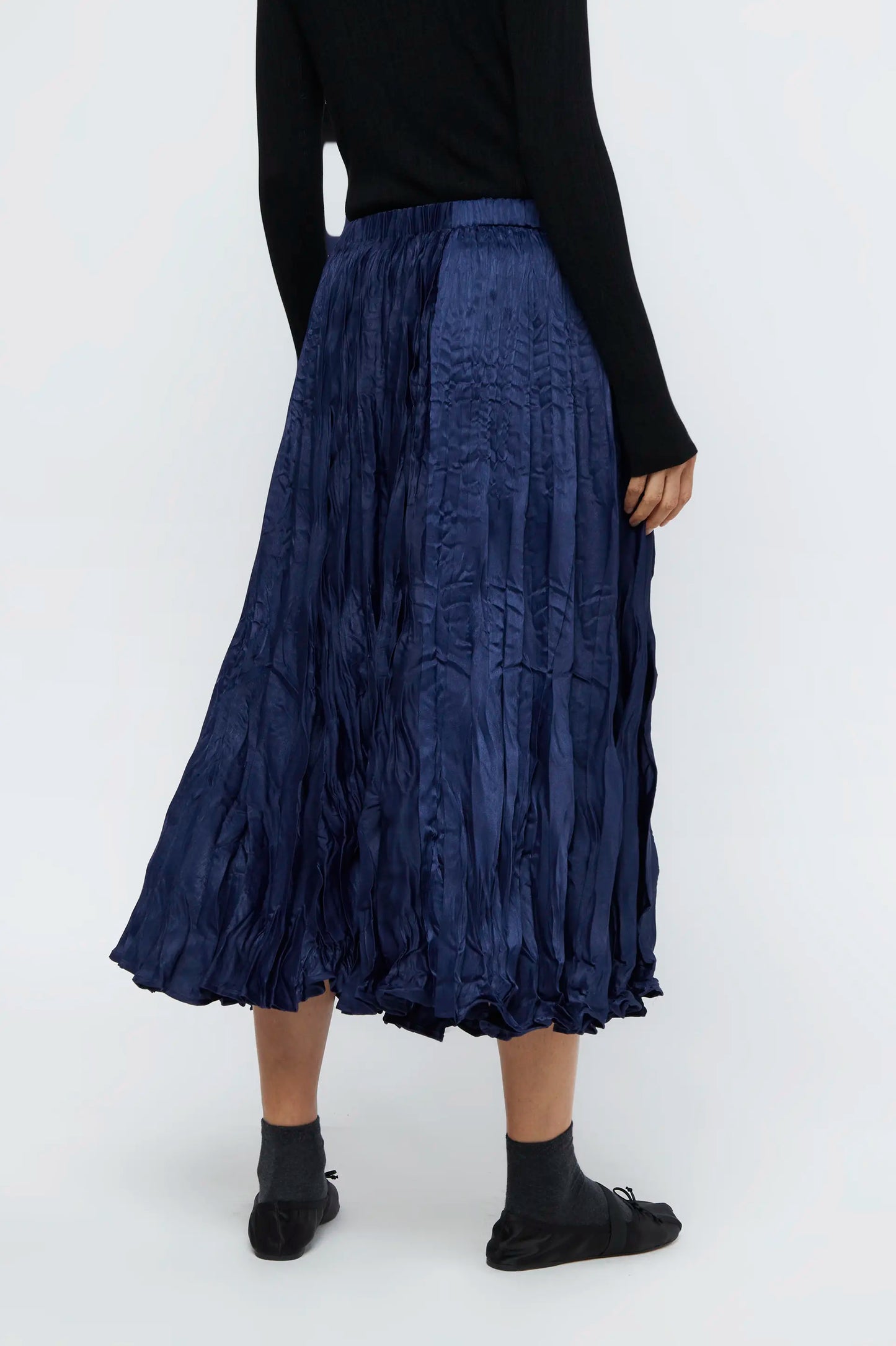 Long skirt in blue crumpled satin