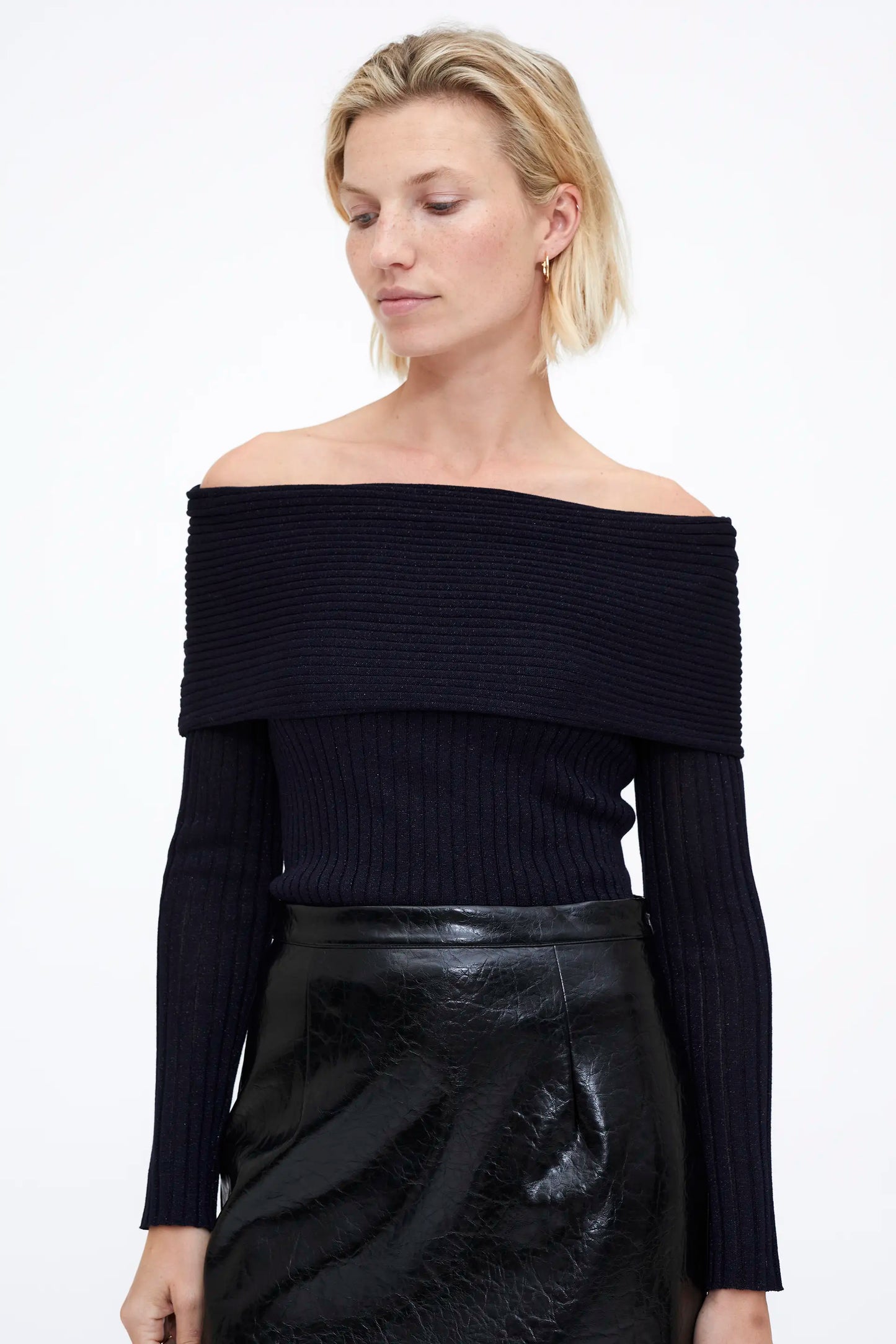 Top punto canalé con cuello barco