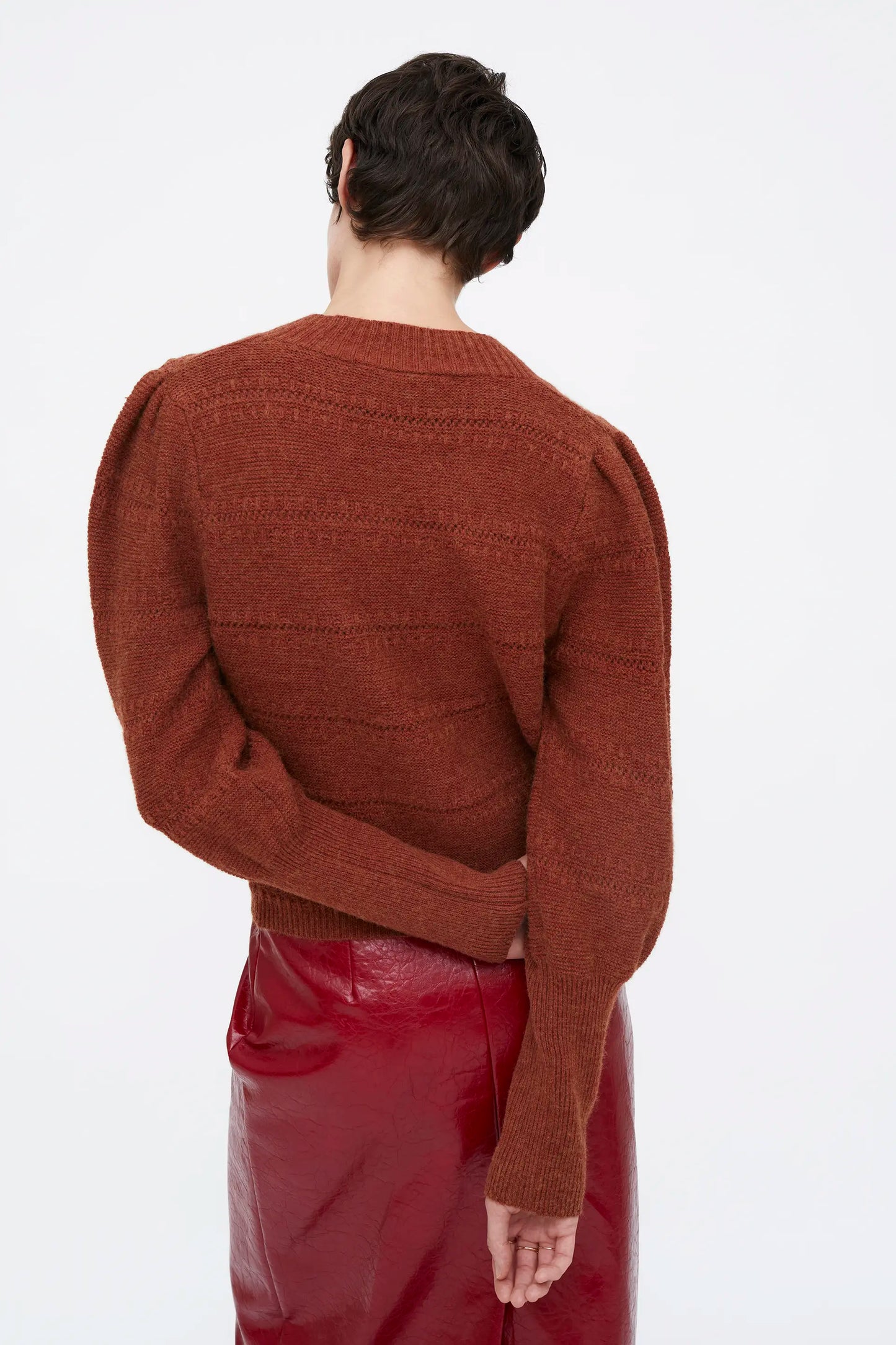 Top de punto marrón