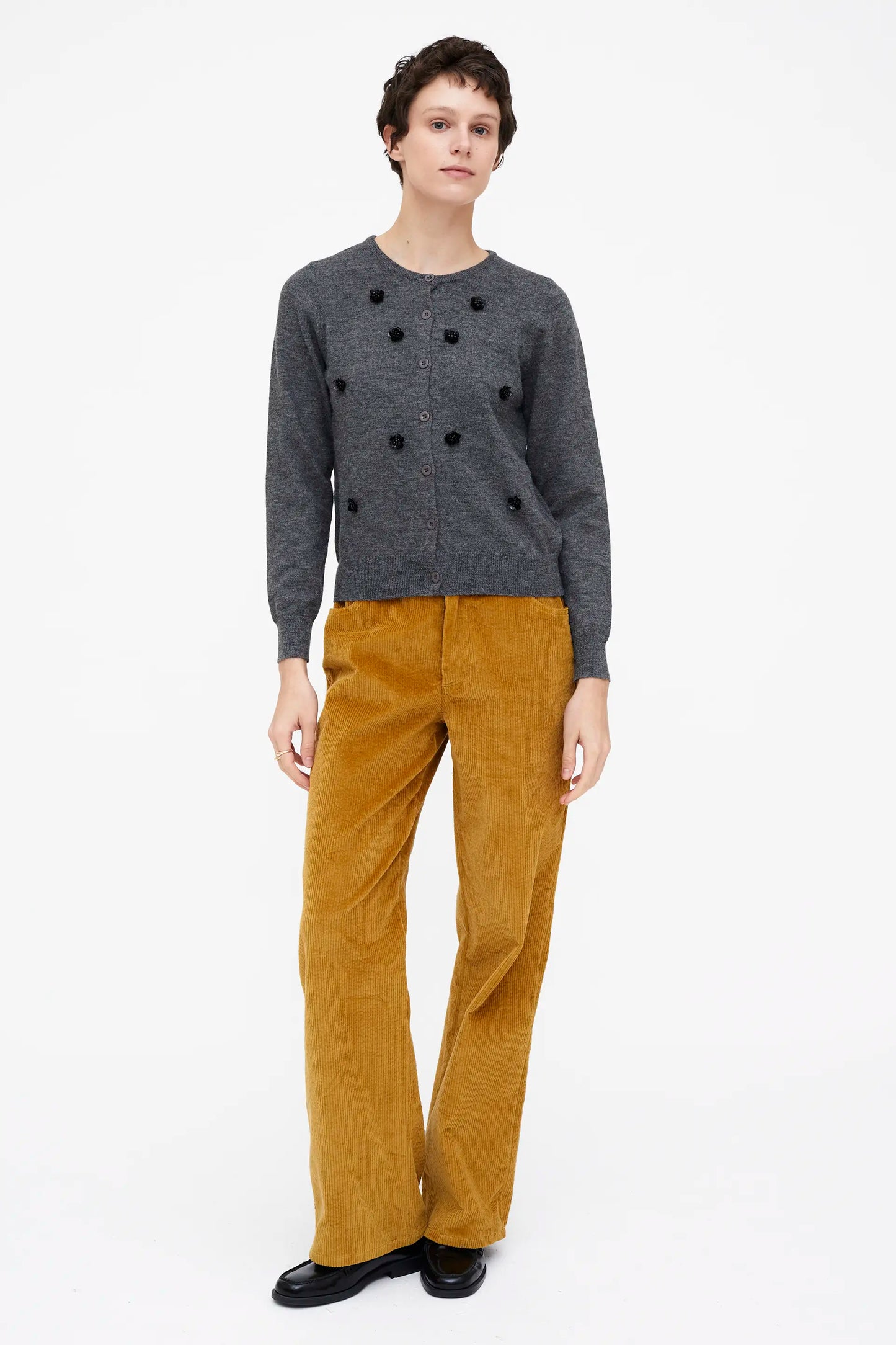 Cárdigan punto gris con flores de lentejuelas