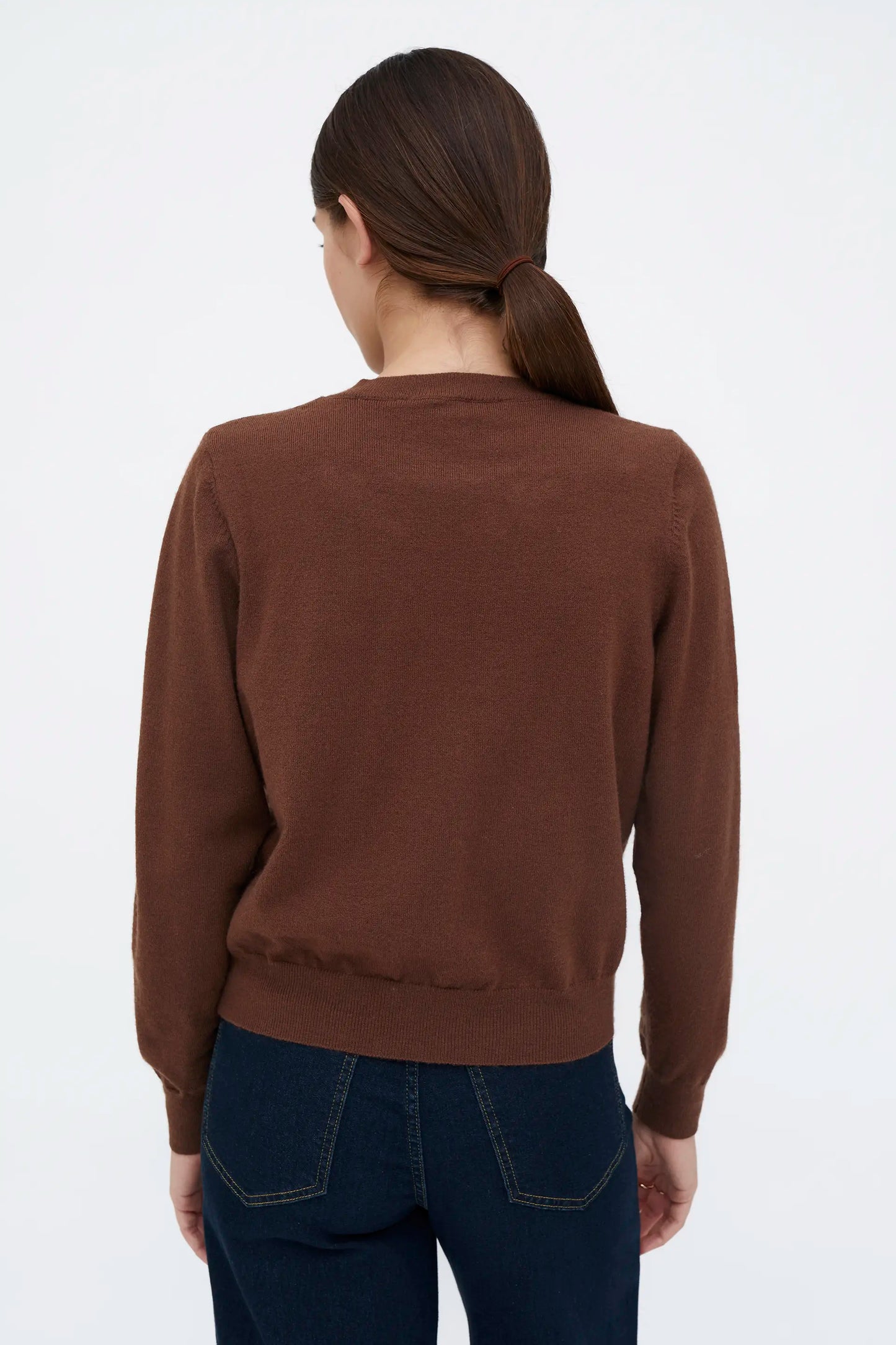 Jersey punto marrón con aplique joya