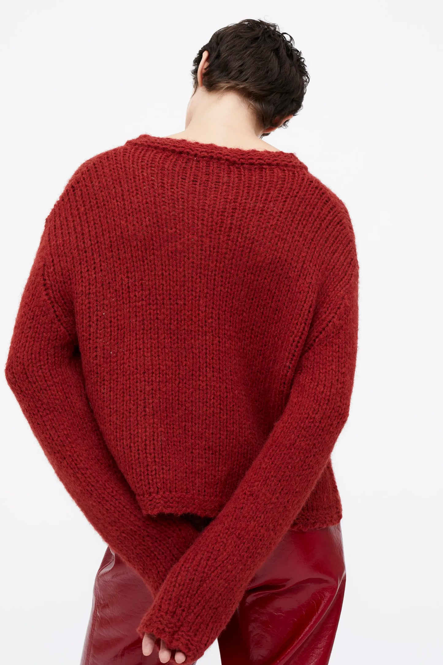 Cárdigan punto rojo con flores crochet