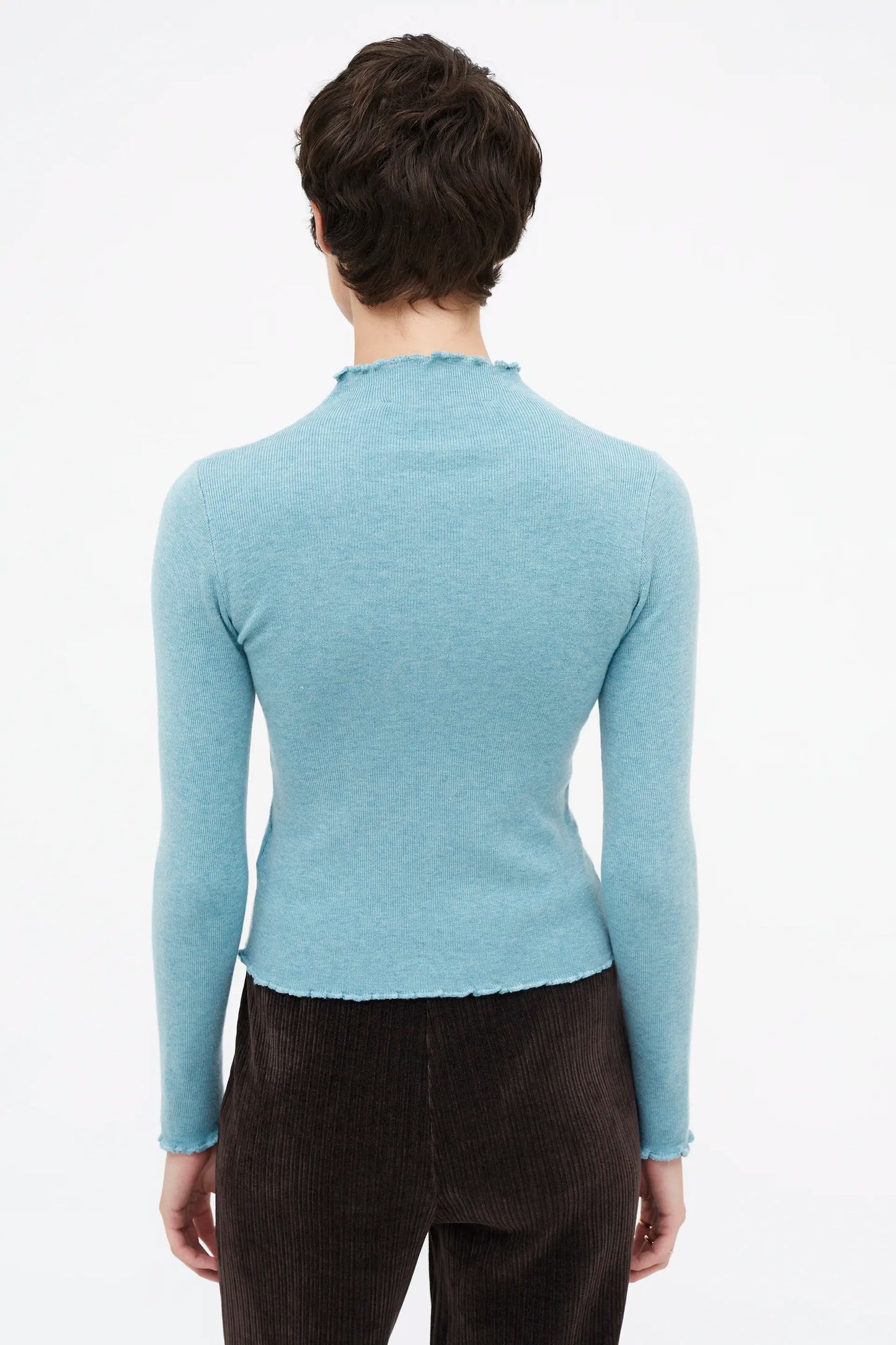 Top cuello perkins canalé azul