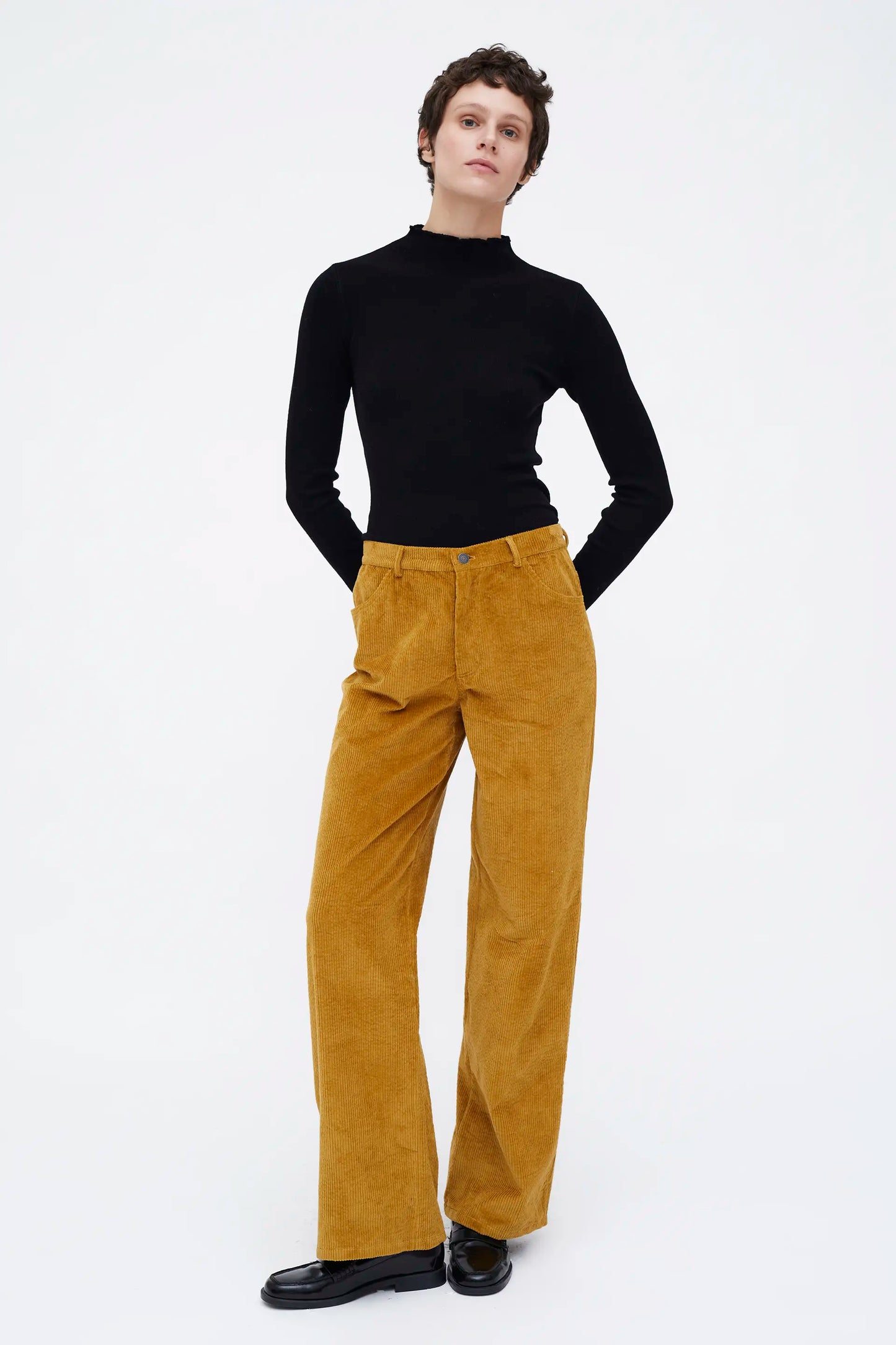 Pantalón recto pana amarillo