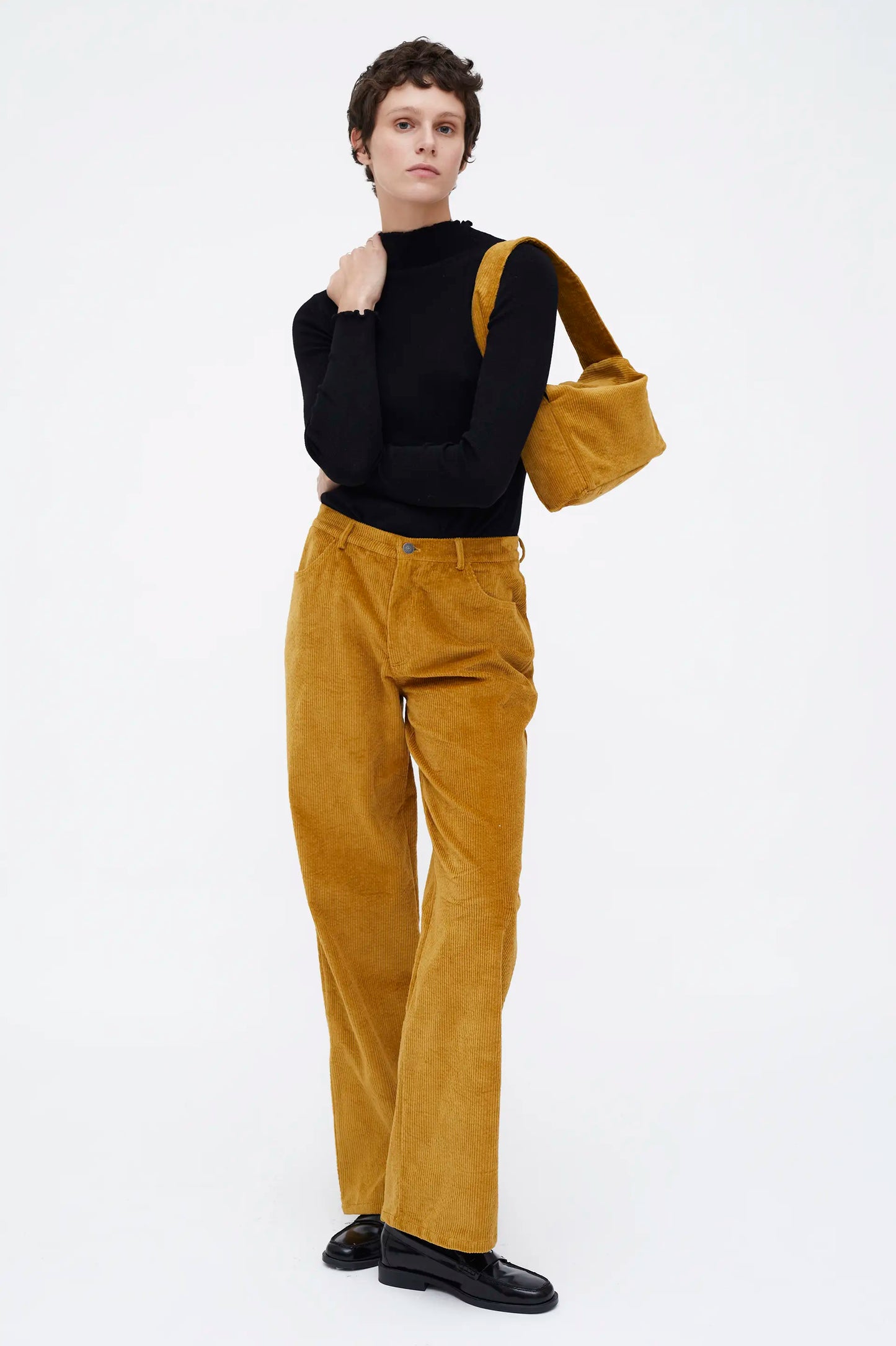 Pantalón recto pana amarillo