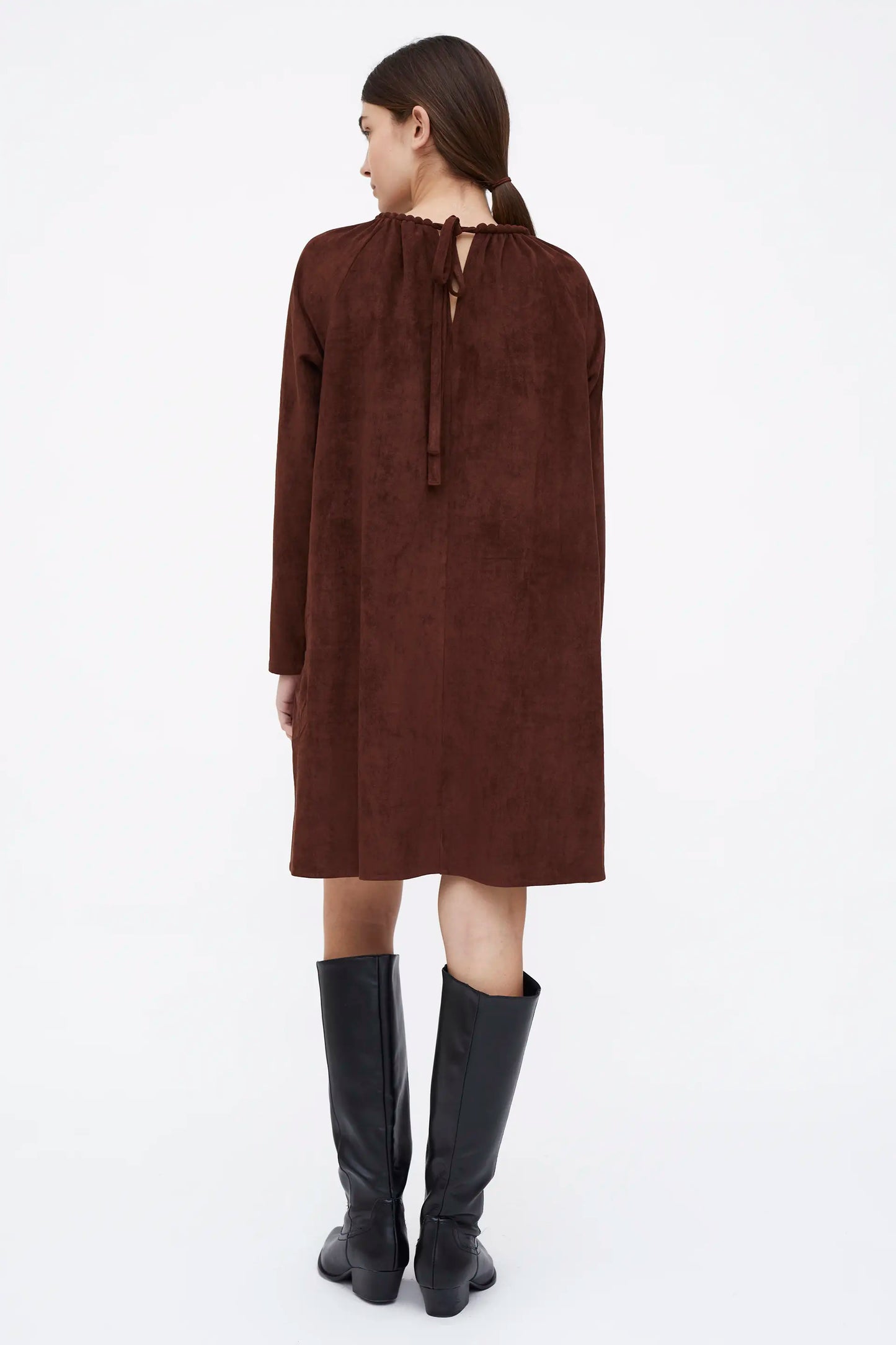 Vestido corto fluido ante marrón