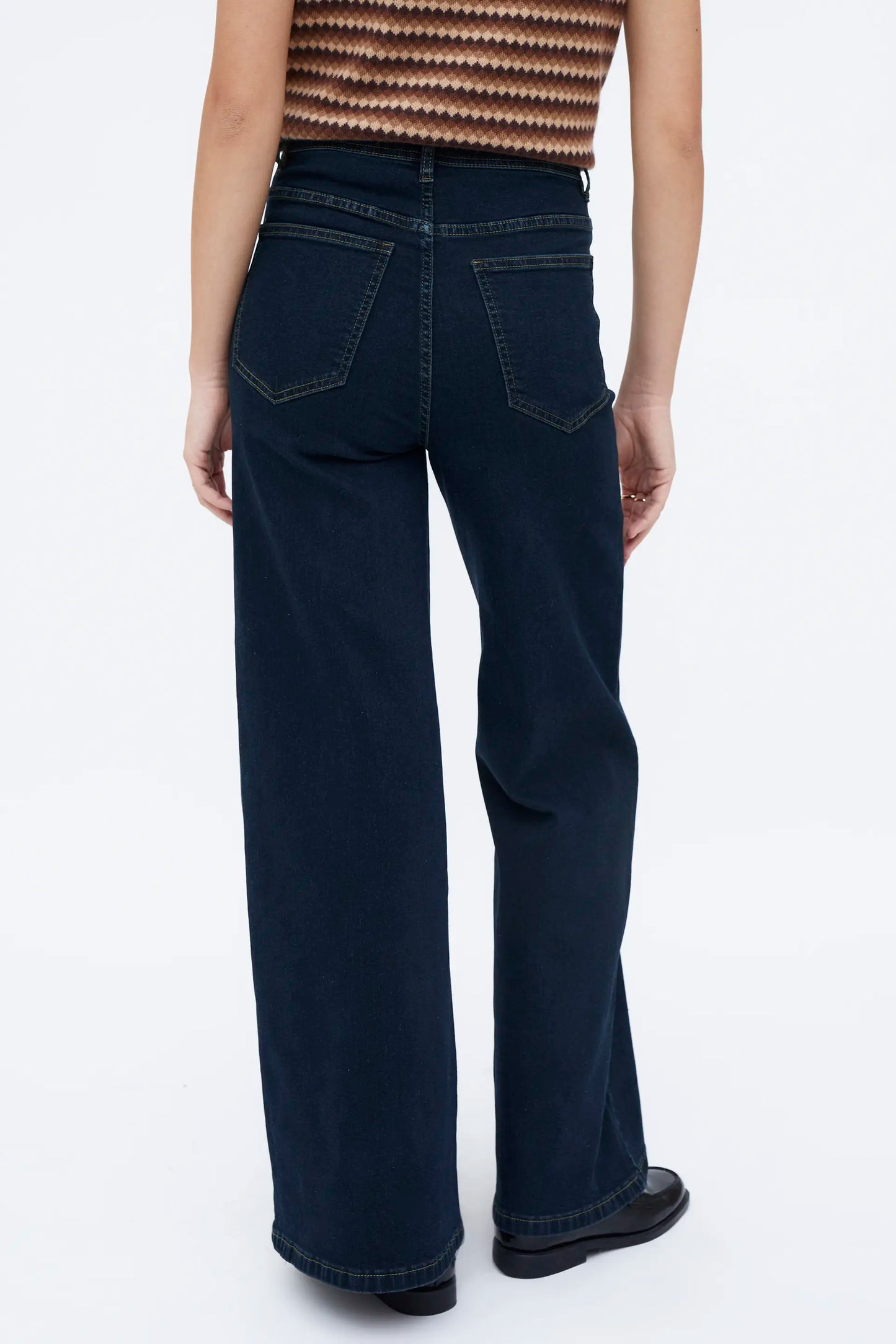 Pantalón vaquero azul tiro alto