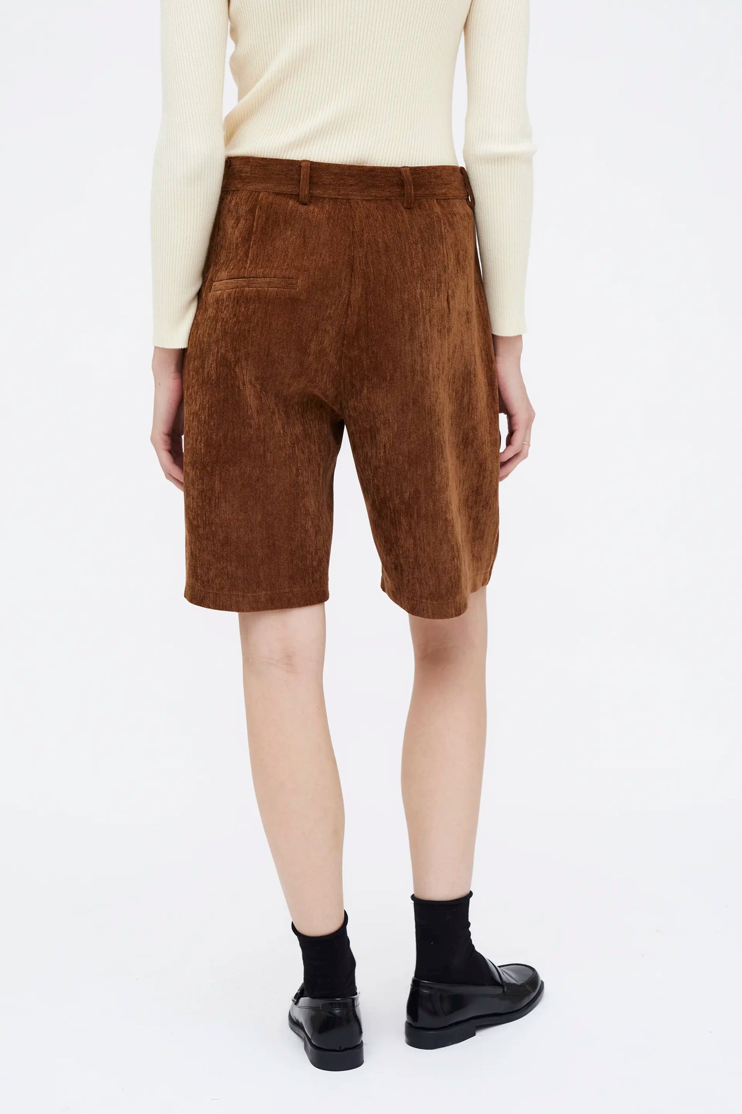 Bermudas de tiro alto con efecto aterciopelado