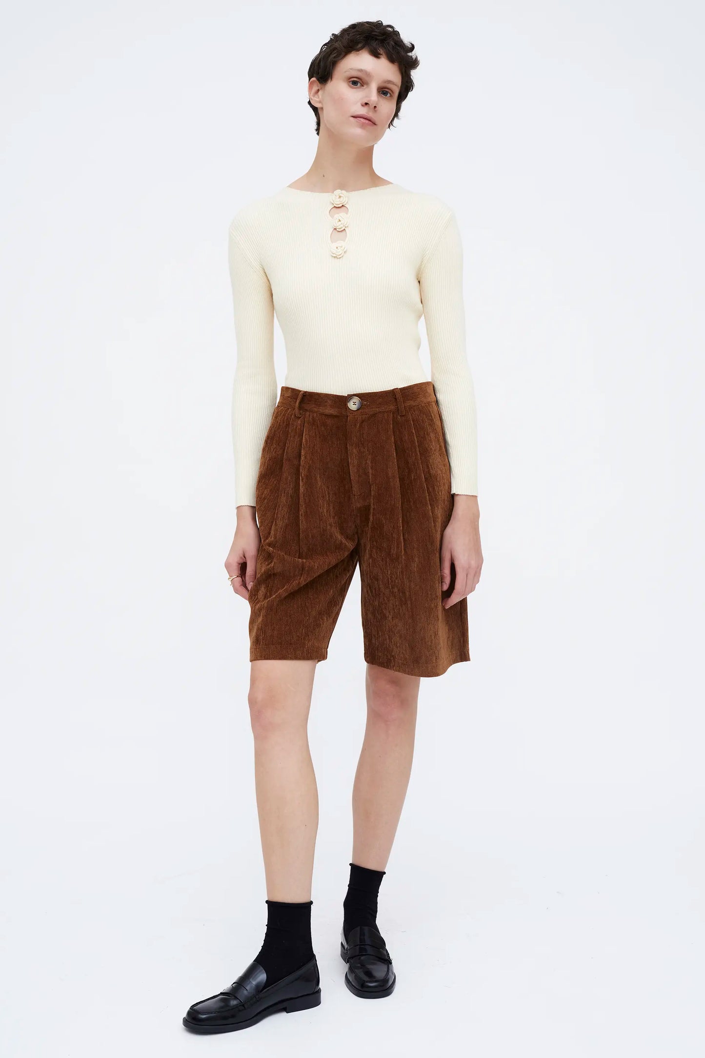 Bermudas de tiro alto con efecto aterciopelado