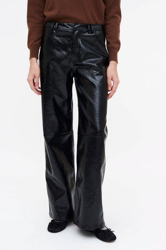 Pantalón recto cuero sintético negro