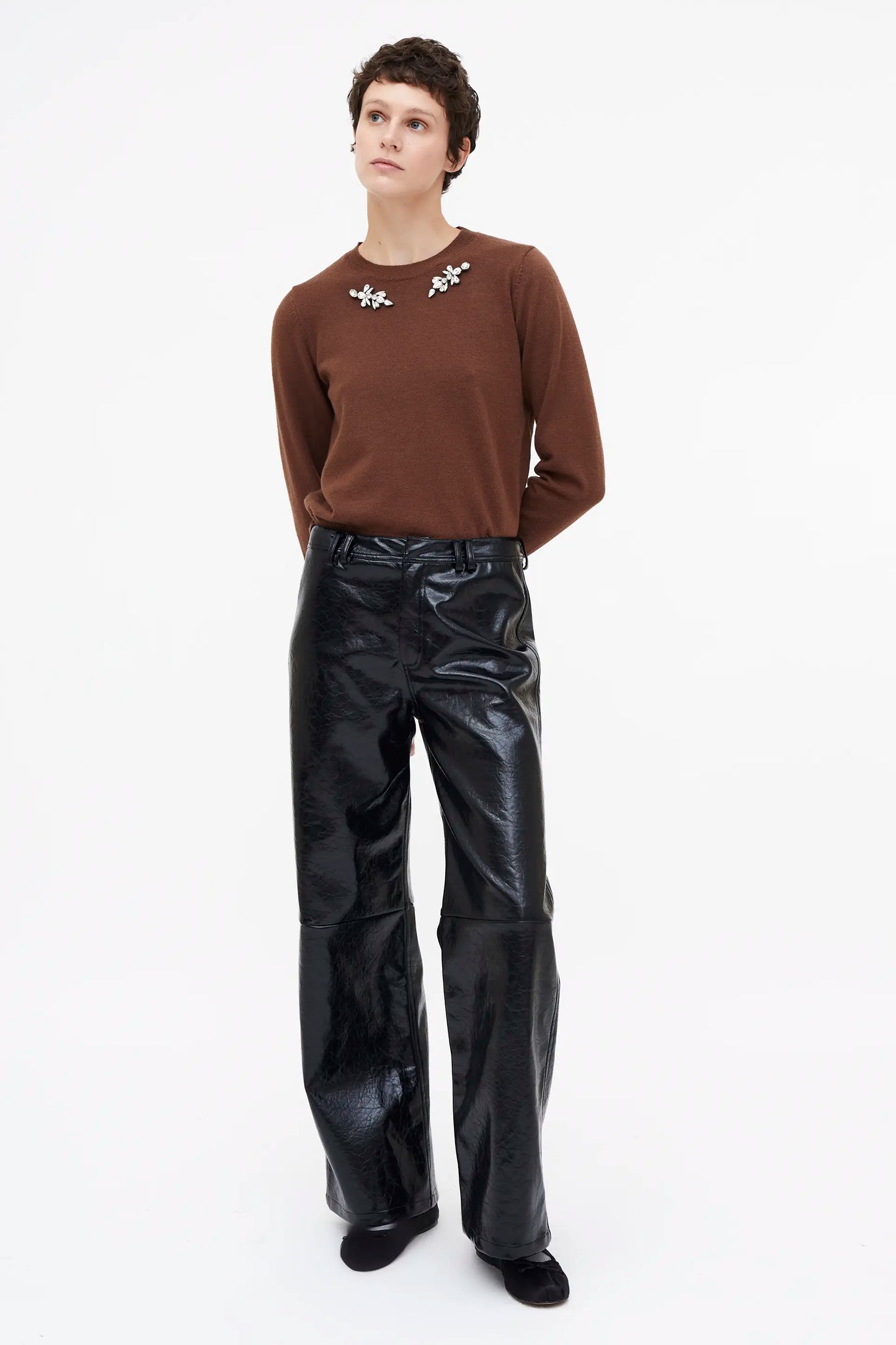 Pantalón recto cuero sintético negro