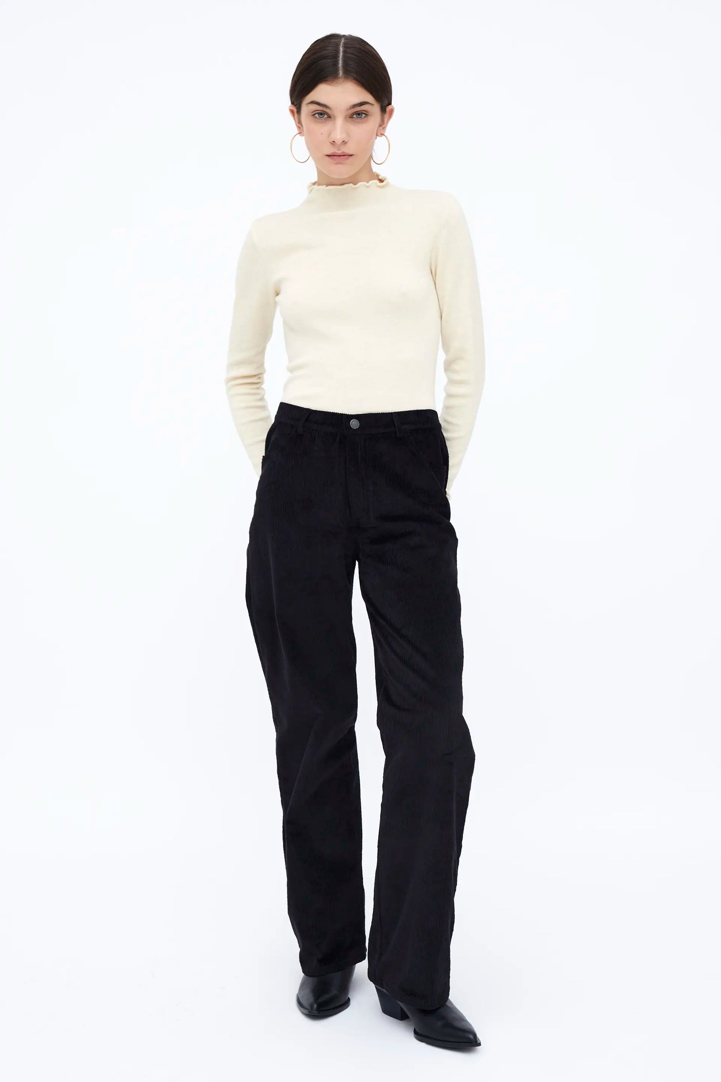 Pantalón recto pana negro