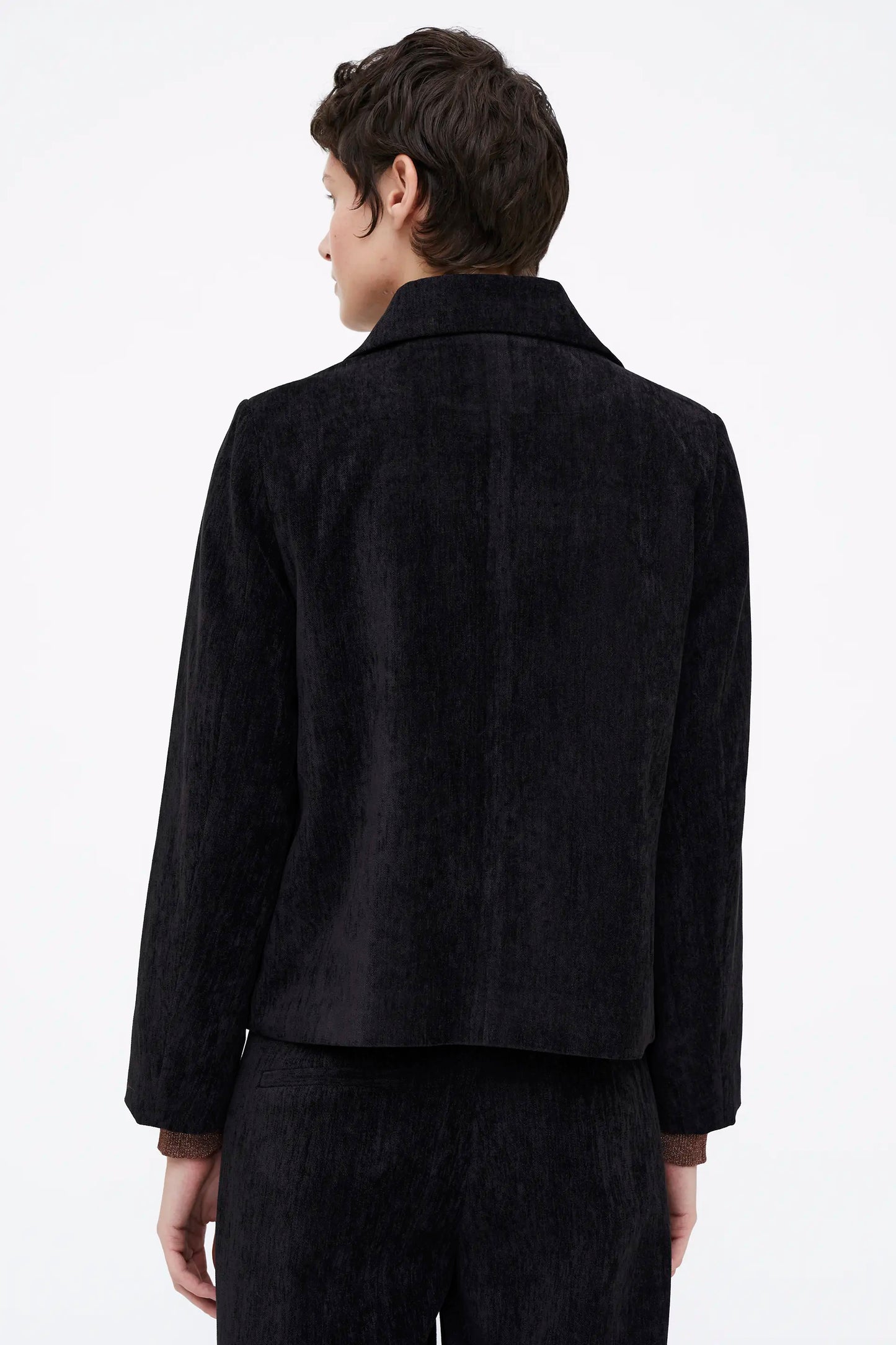 Blazer negro con efecto aterciopelado