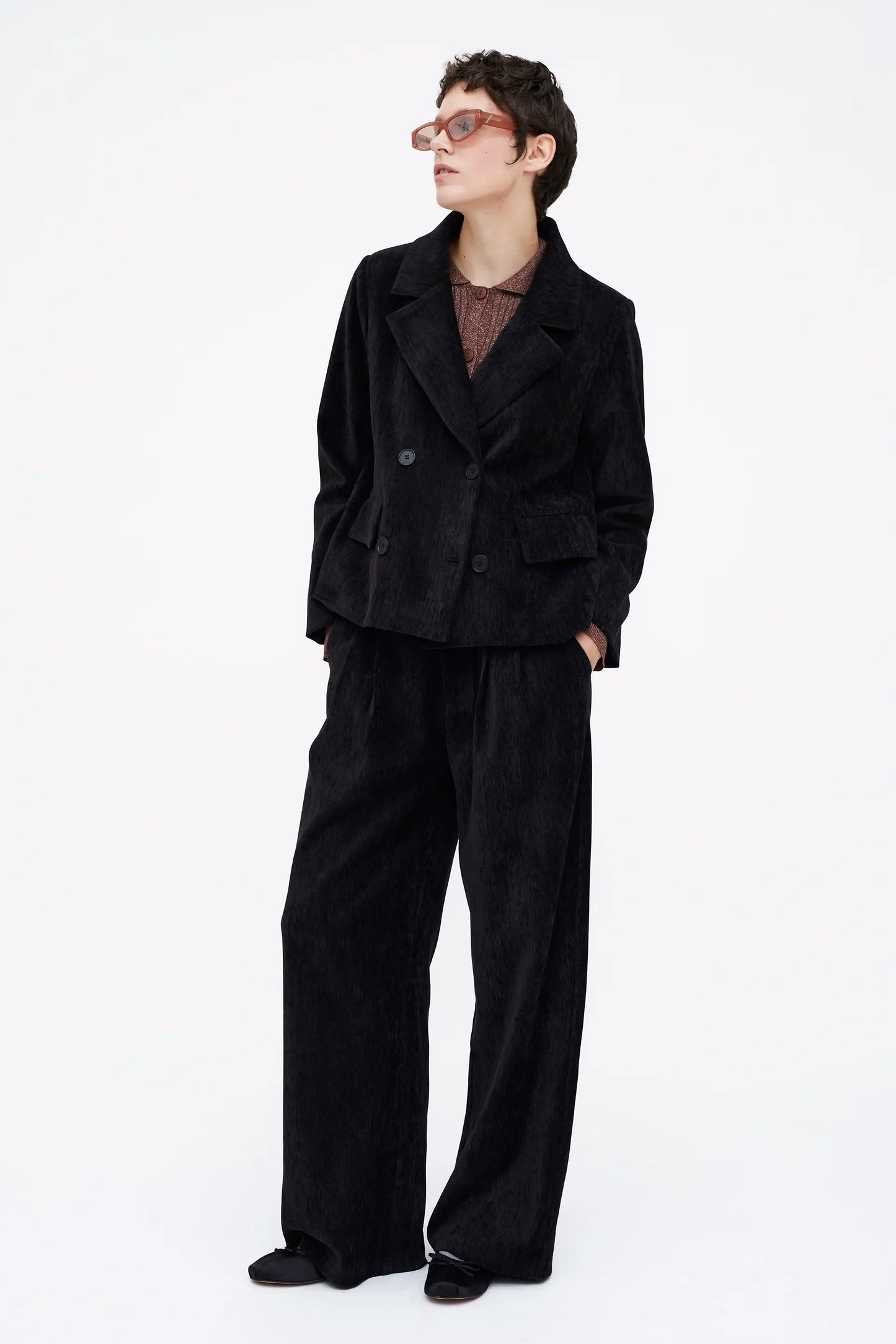 Blazer negro con efecto aterciopelado