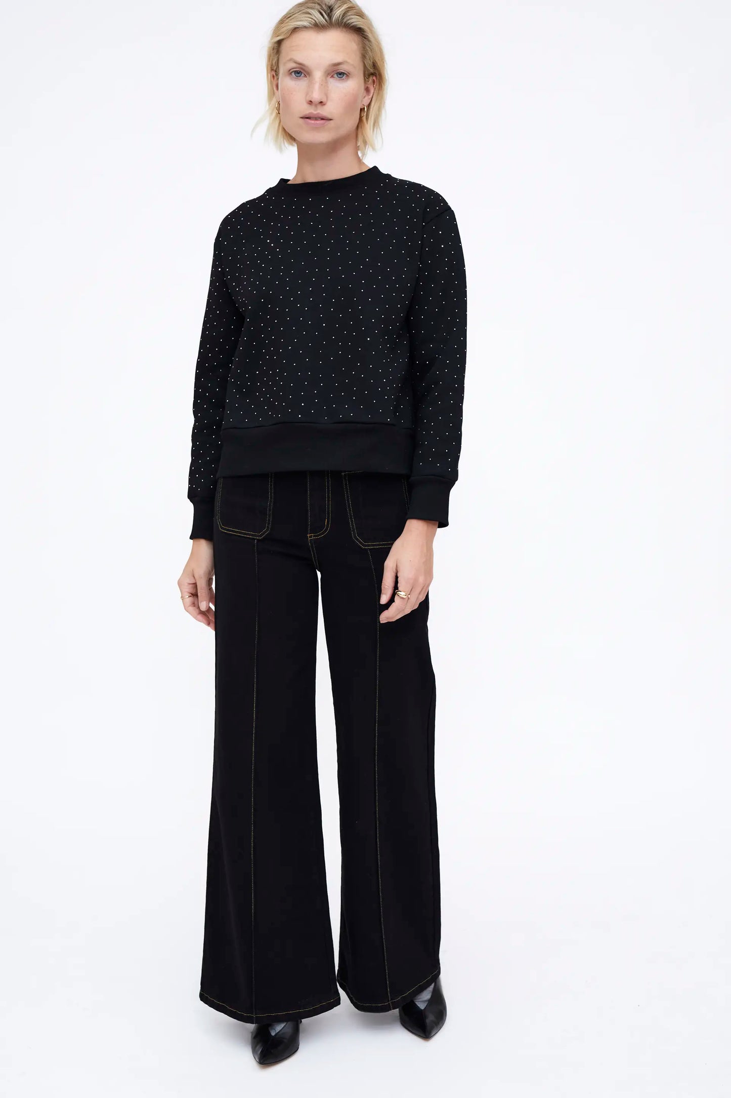 Sudadera negra con strass plateado