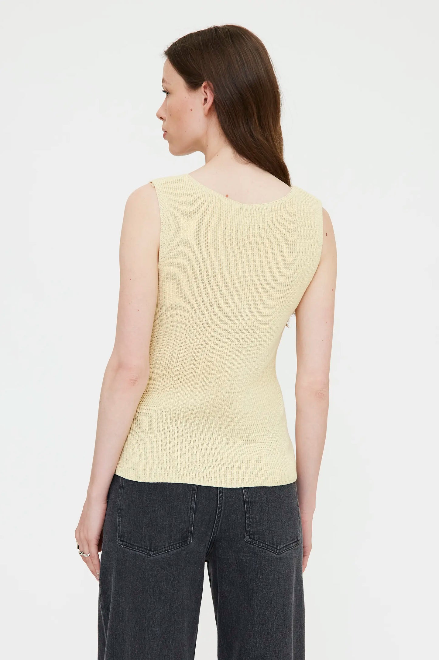 Top punto con botones amarillo