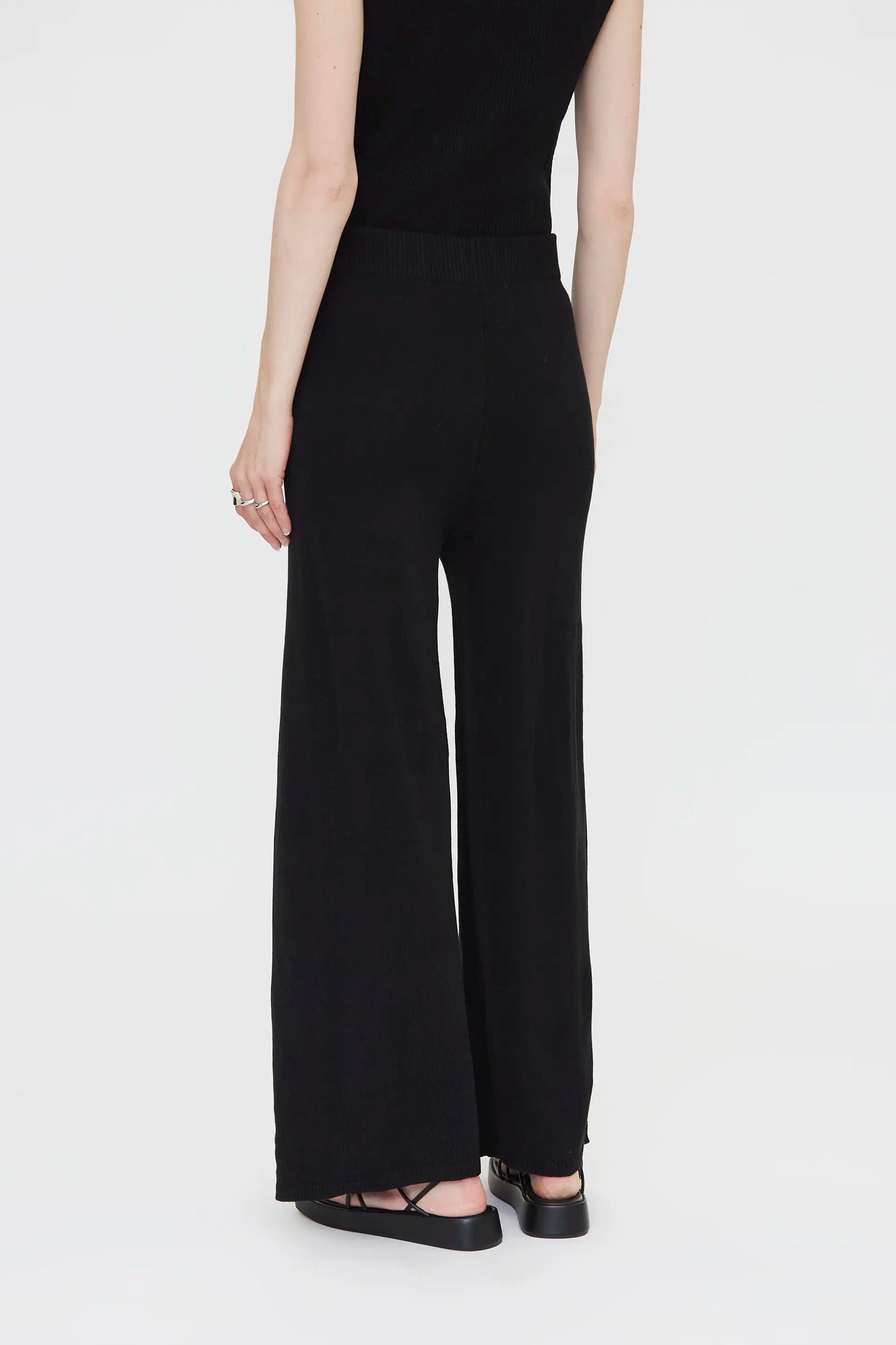 Pantalón punto negro