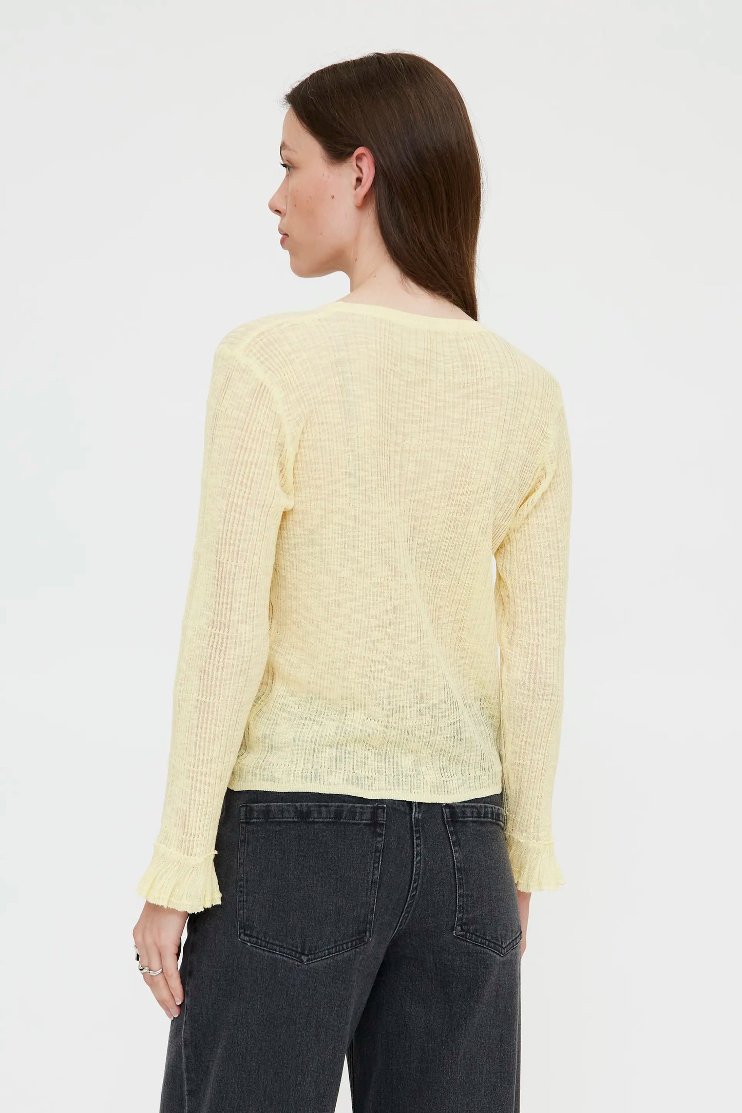 Cárdigan de punto color amarillo