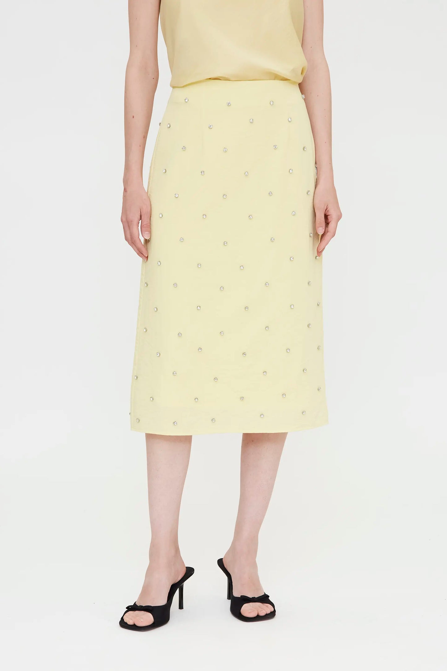Falda midi amarillo ligero