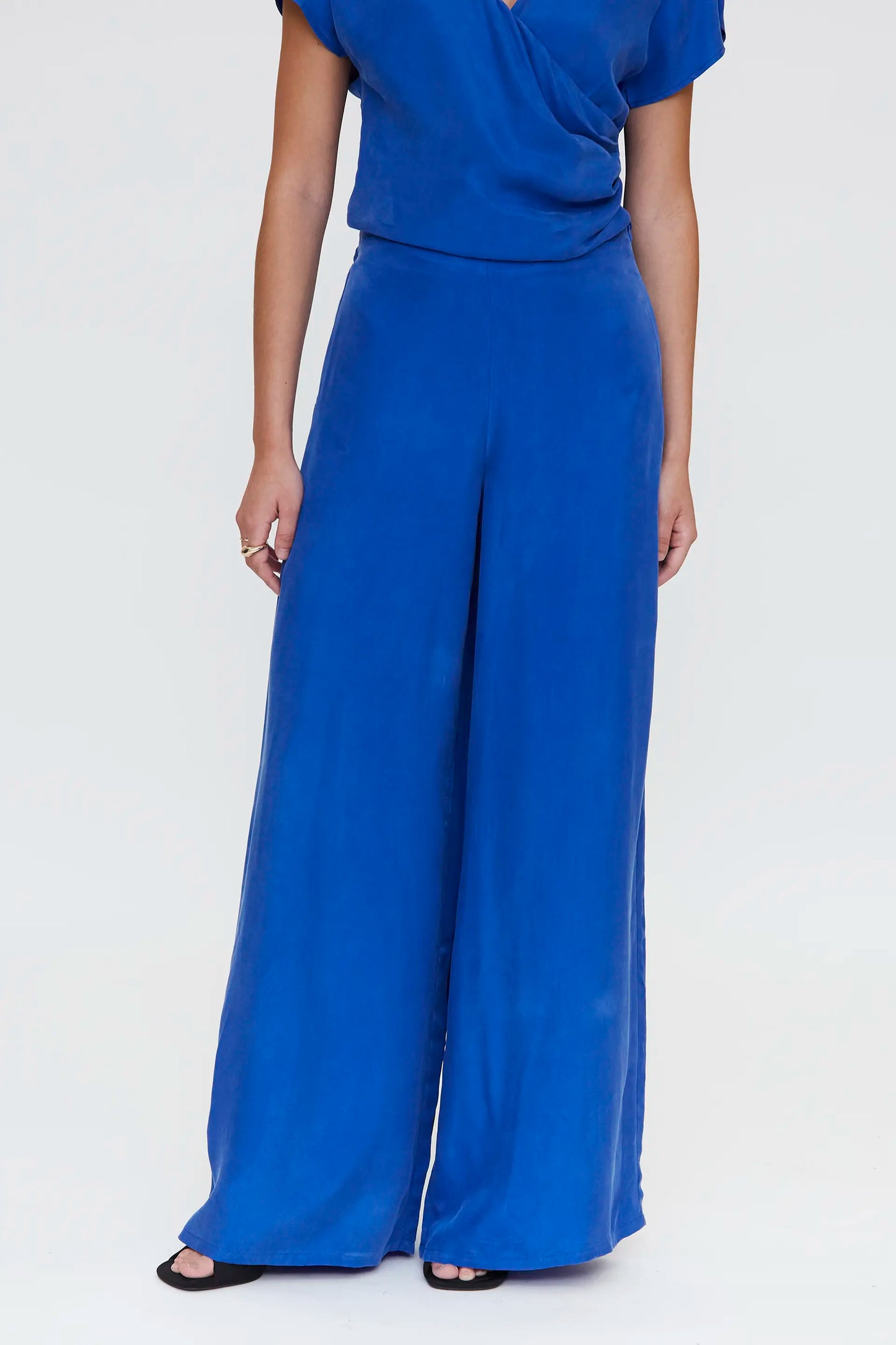 Pantalón crepé azul