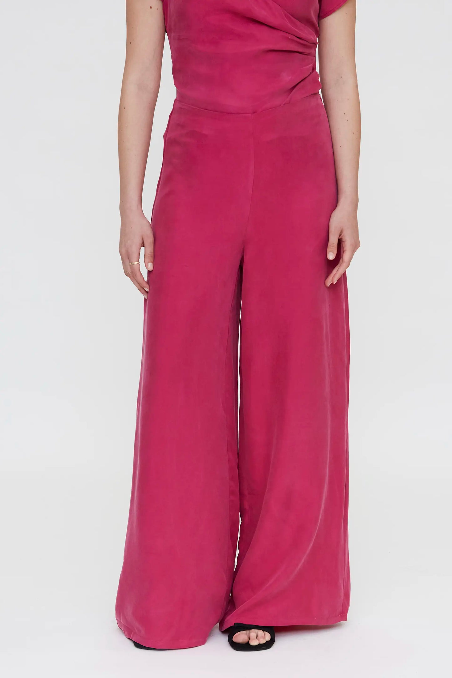 Pantalón wide leg fucsia