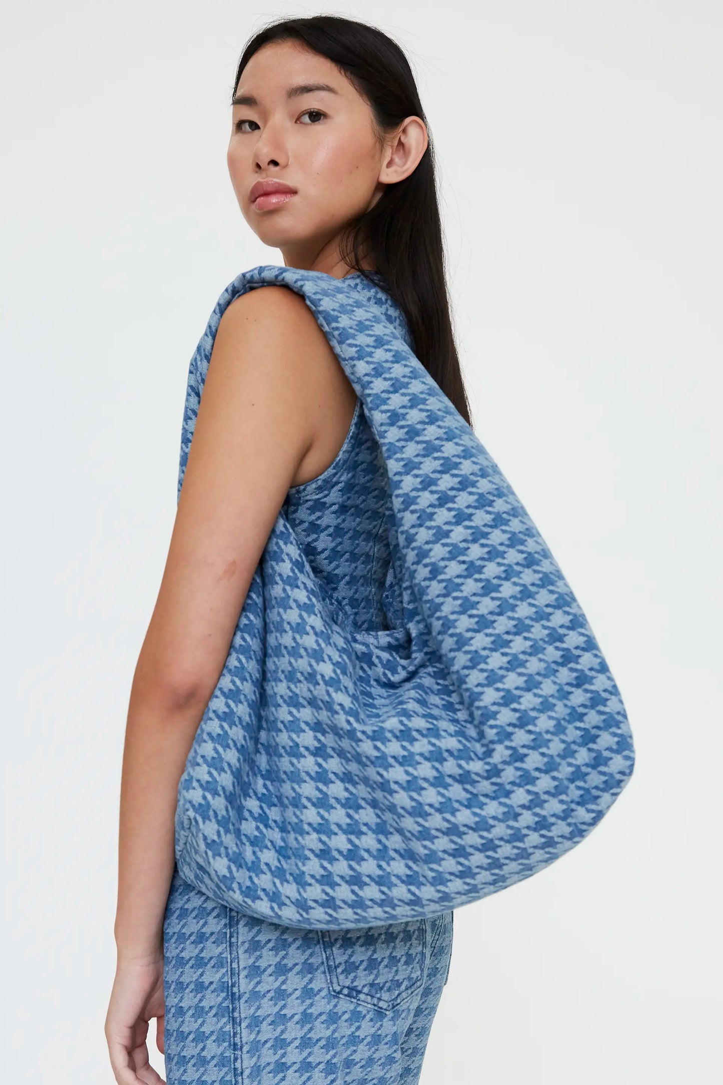 Blue houndstooth print bag