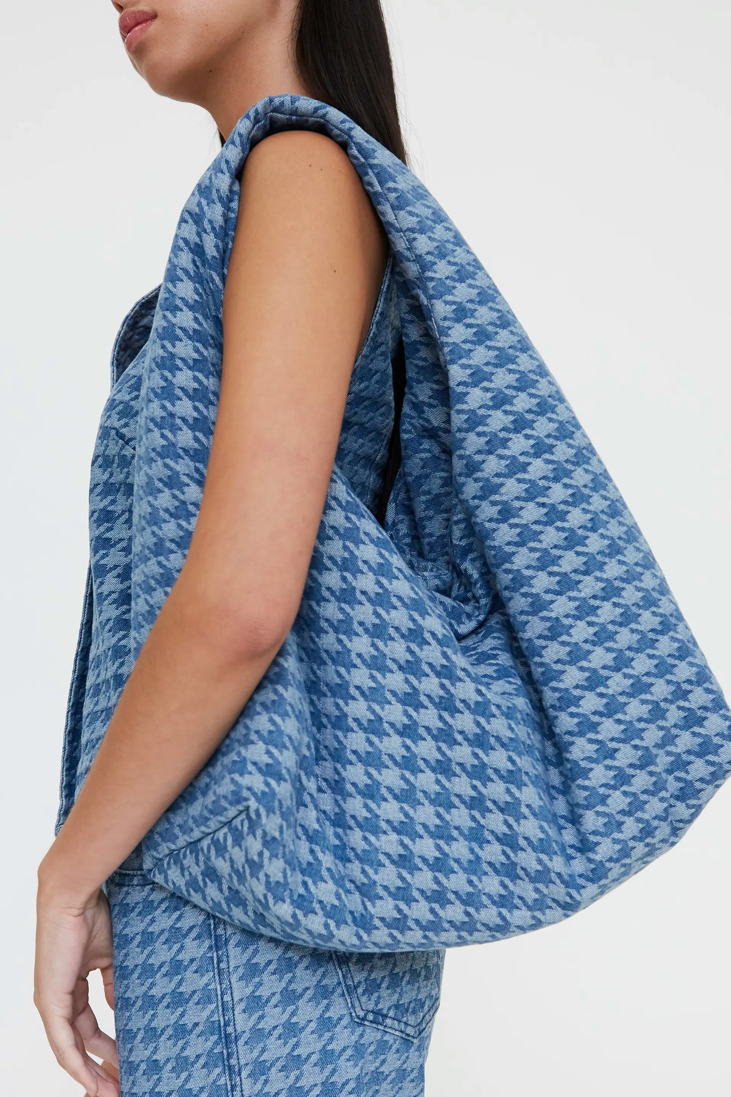Blue houndstooth print bag