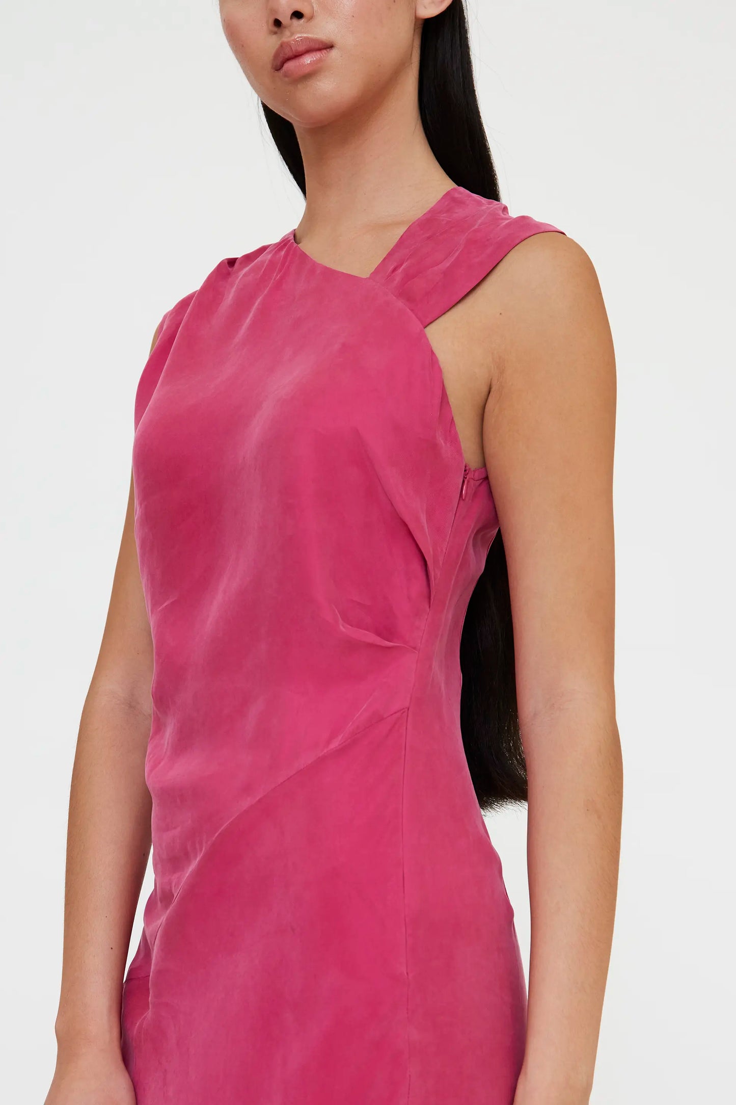 Vestido largo asimétrico fucsia