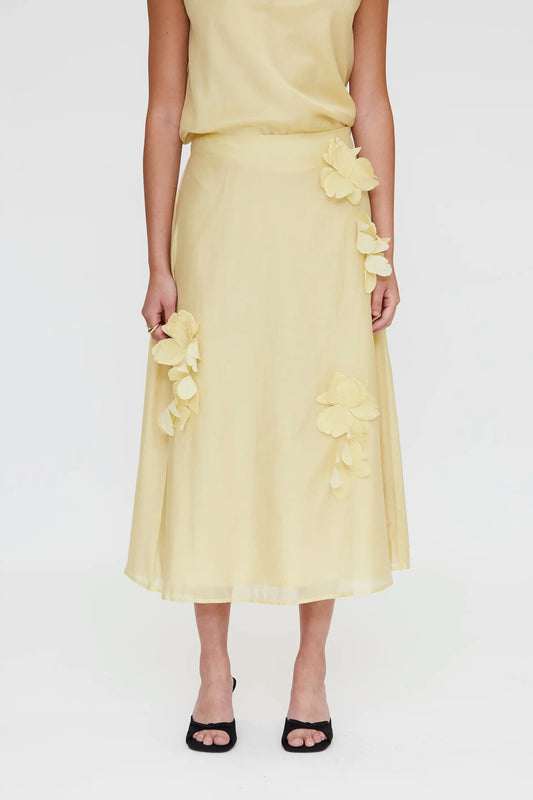 Falda midi fluida amarillo ligero
