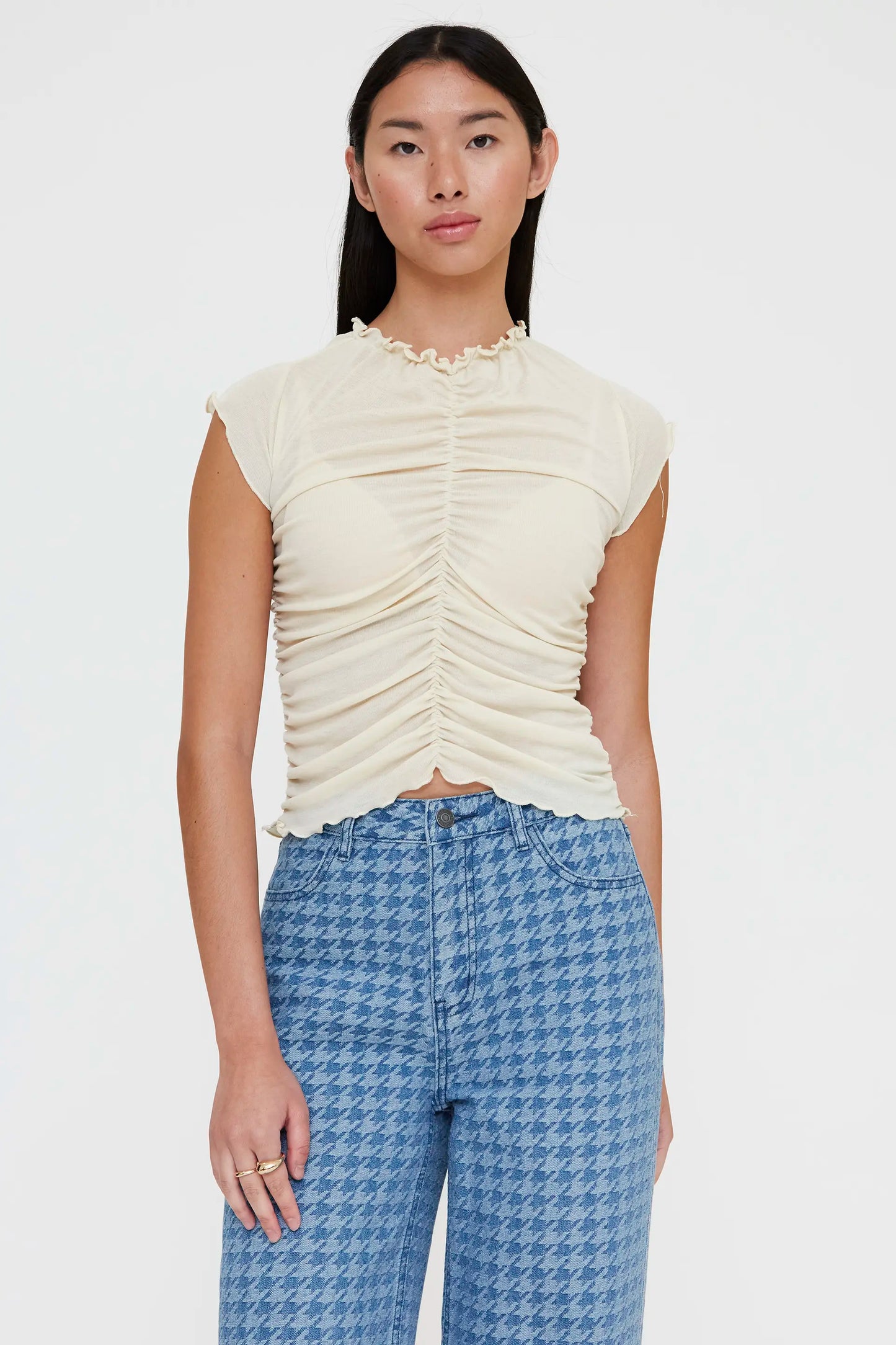 Camiseta fruncida blanco roto