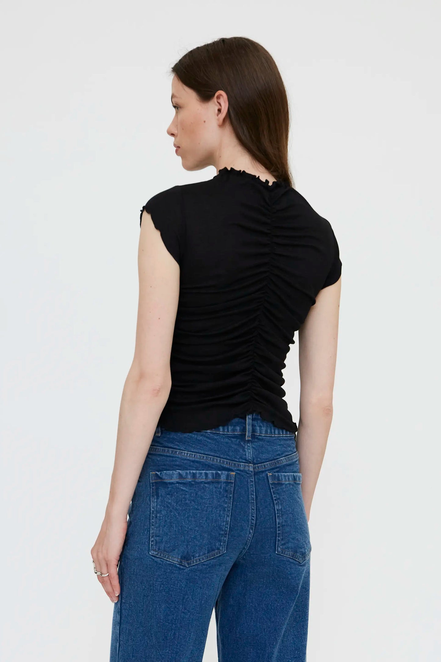 Camiseta fruncida negro