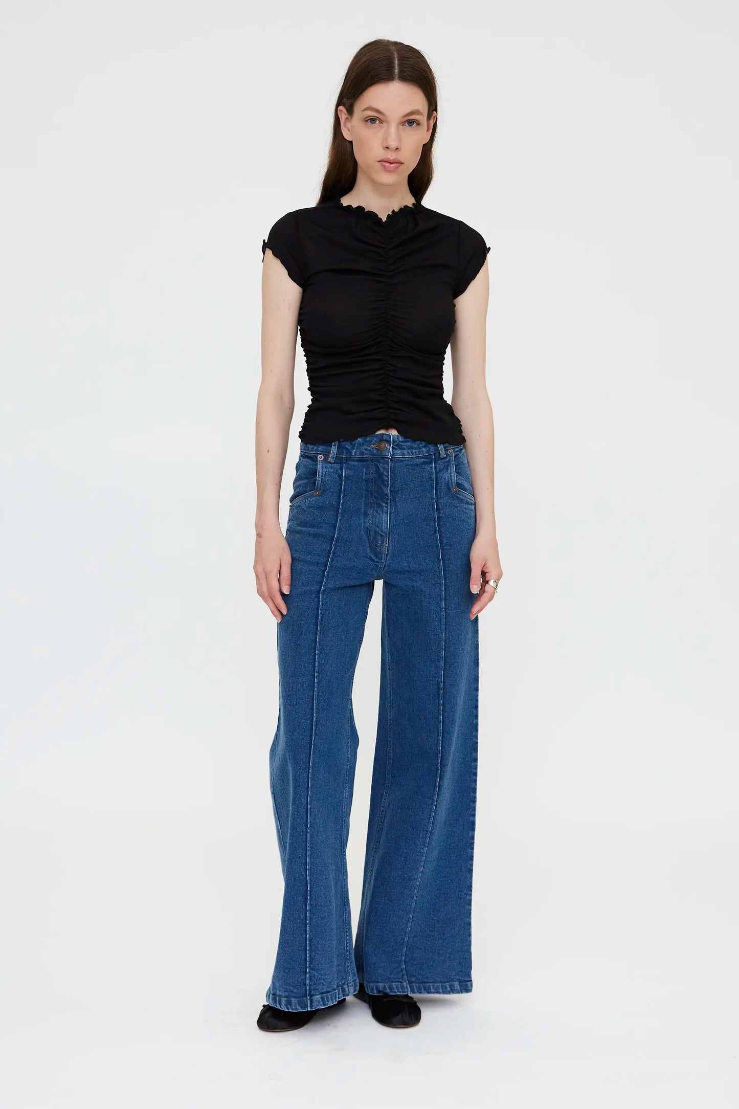 Camiseta fruncida negro