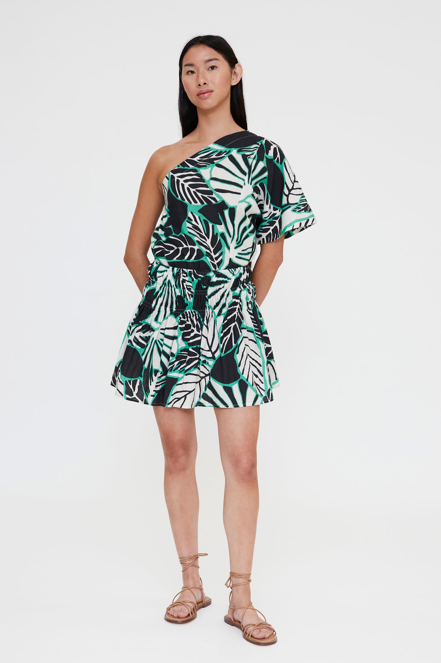 Short skirt with iguana print
